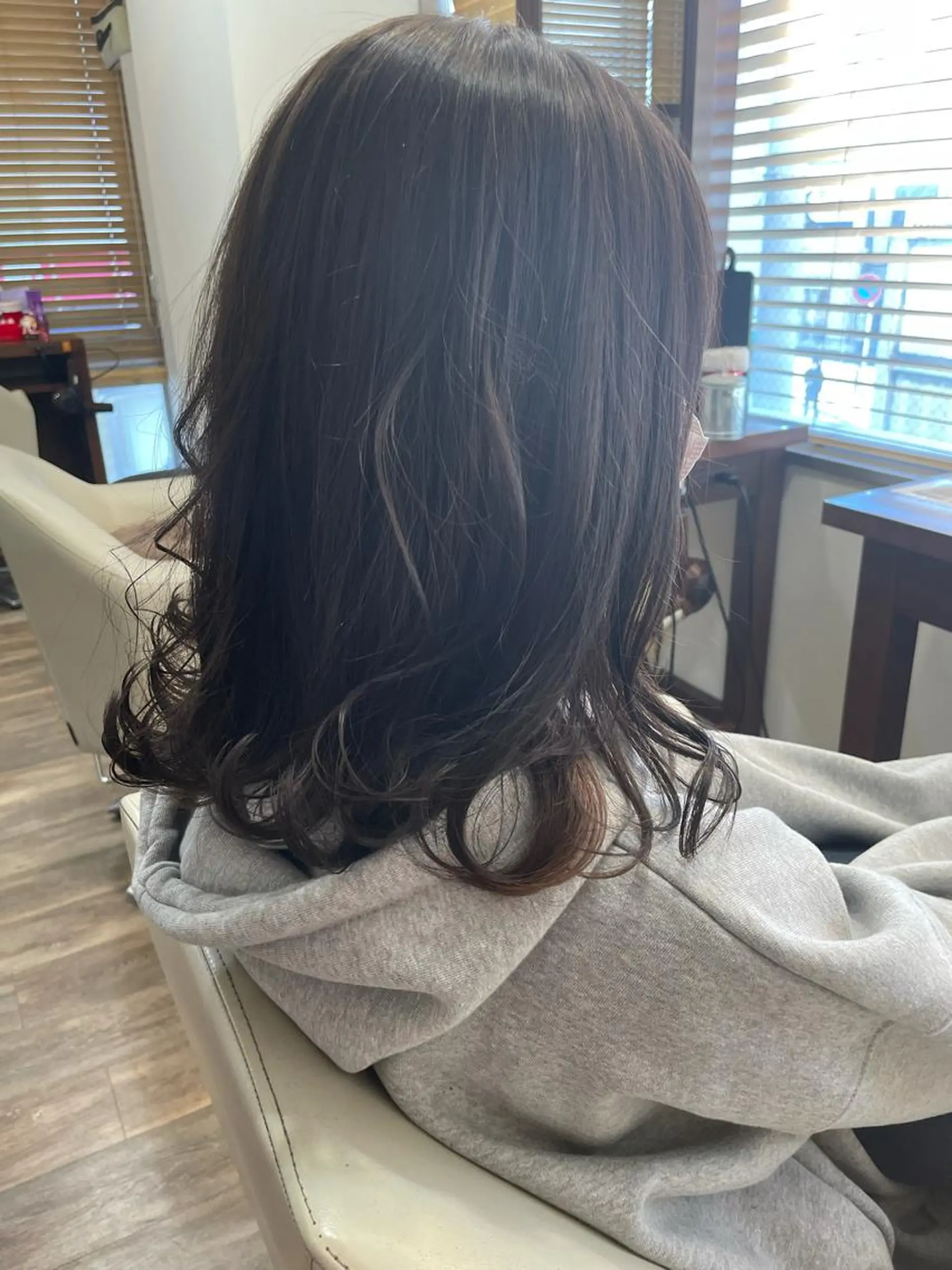 セミロング カラー あらい まさえのヘアスタイル