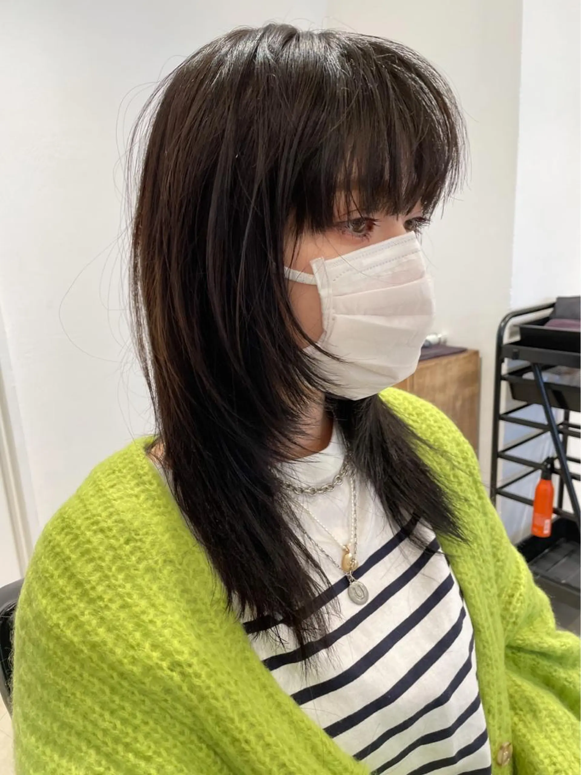 セミロング カラー ウルフカット カット ヘアカラー トリートメント Loom.所属・村上雅人 ナチュラルモードのヘアスタイル