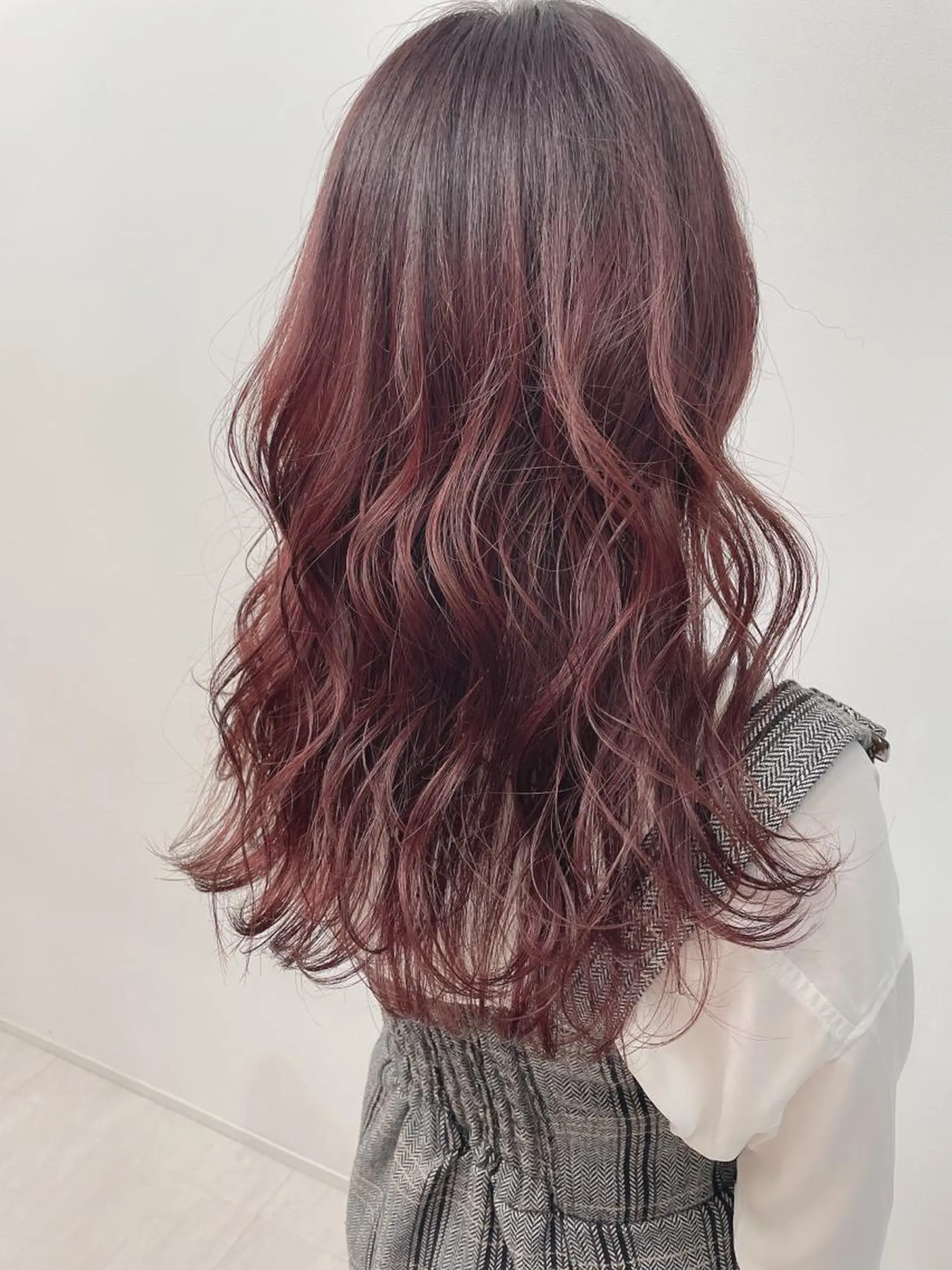 セミロング ピンクブラウン コトネ🫧 韓国風レイヤーカットのヘアスタイル