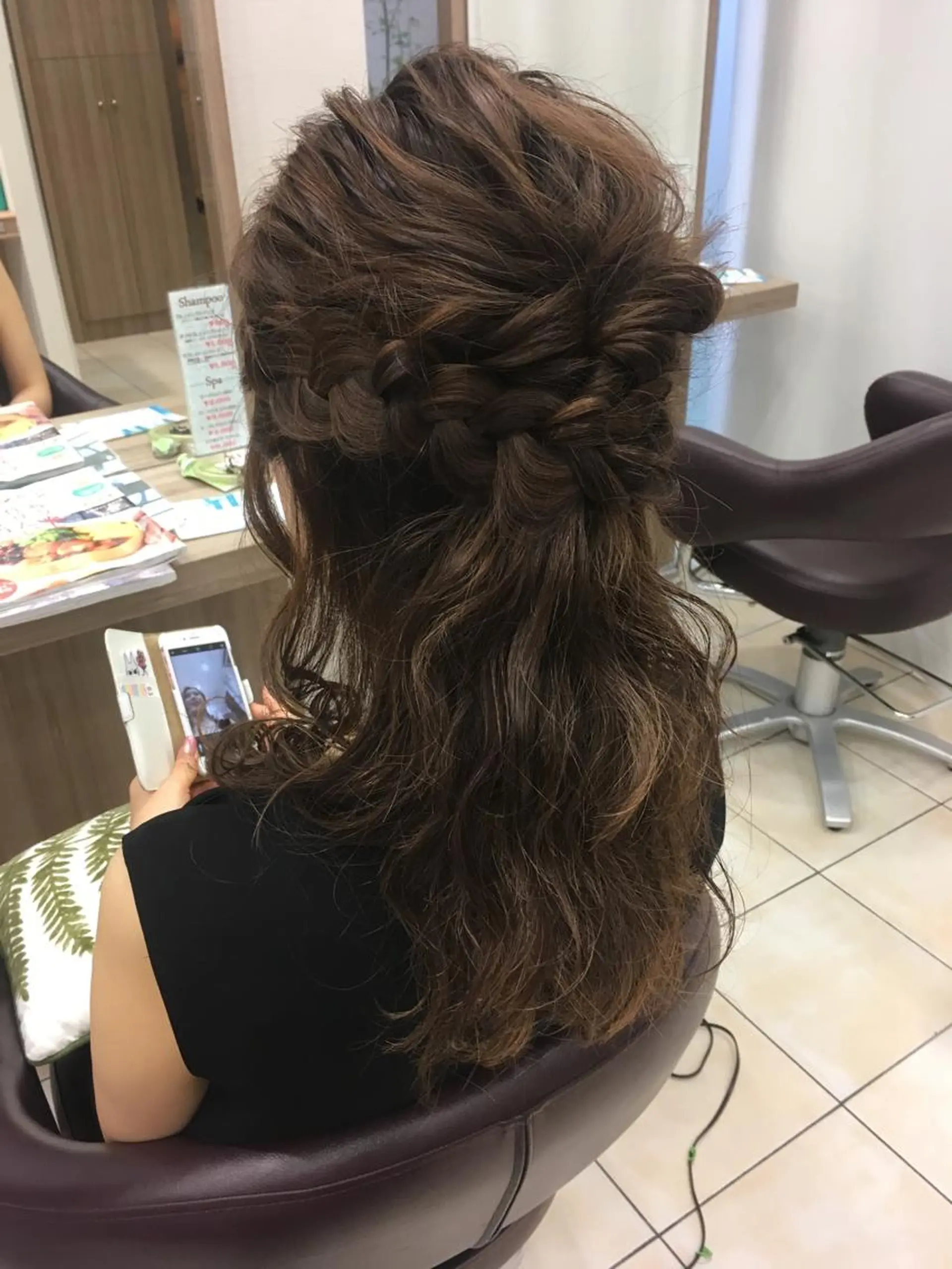 ロング カラー ヘアアレンジ ハーフアップ 小島 仁美のヘアスタイル