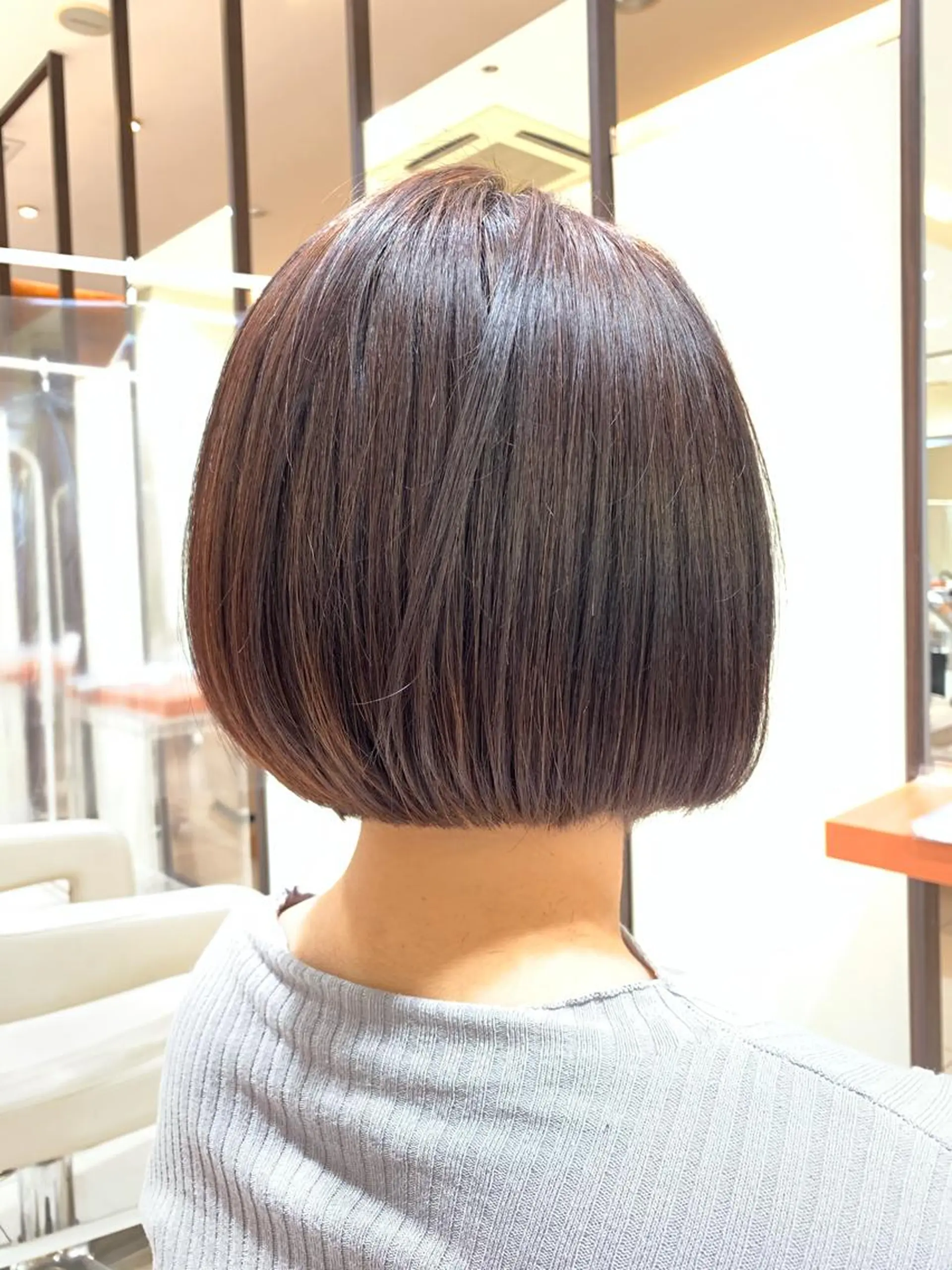 ショート カット MODEks eau 佐藤優志のヘアスタイル