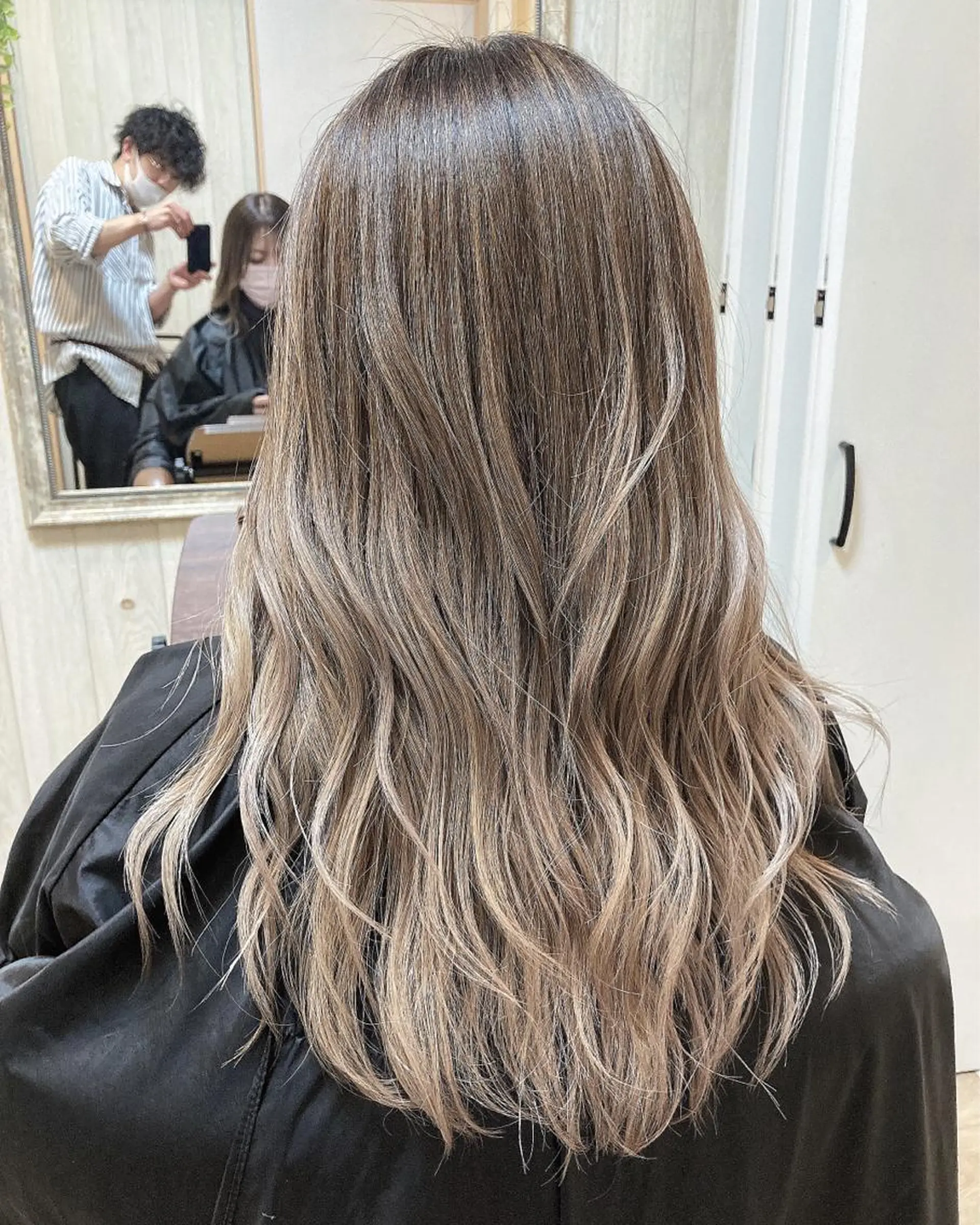 セミロング カラー MERCI所属・マツモト コウダイのヘアスタイル