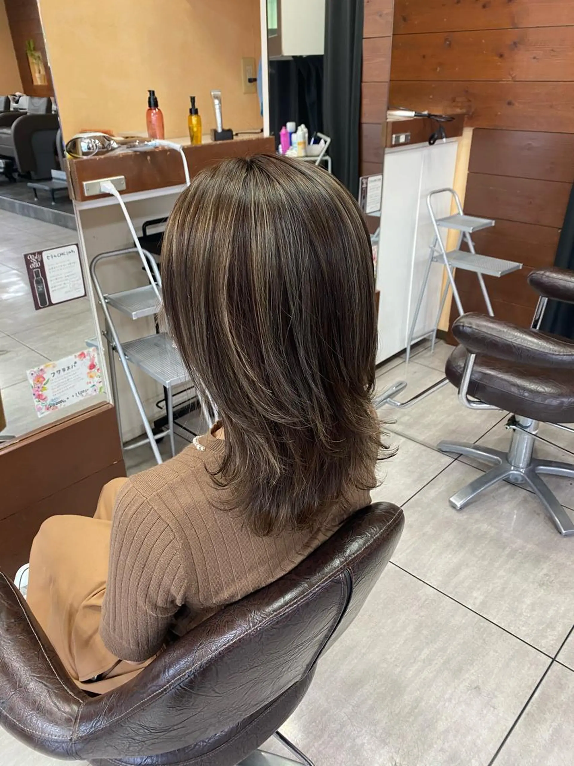 カラー カット ヘアカラー トリートメント ヘッドスパ インナー×縮毛矯正 ピンクカラー澤井里菜のヘアスタイル