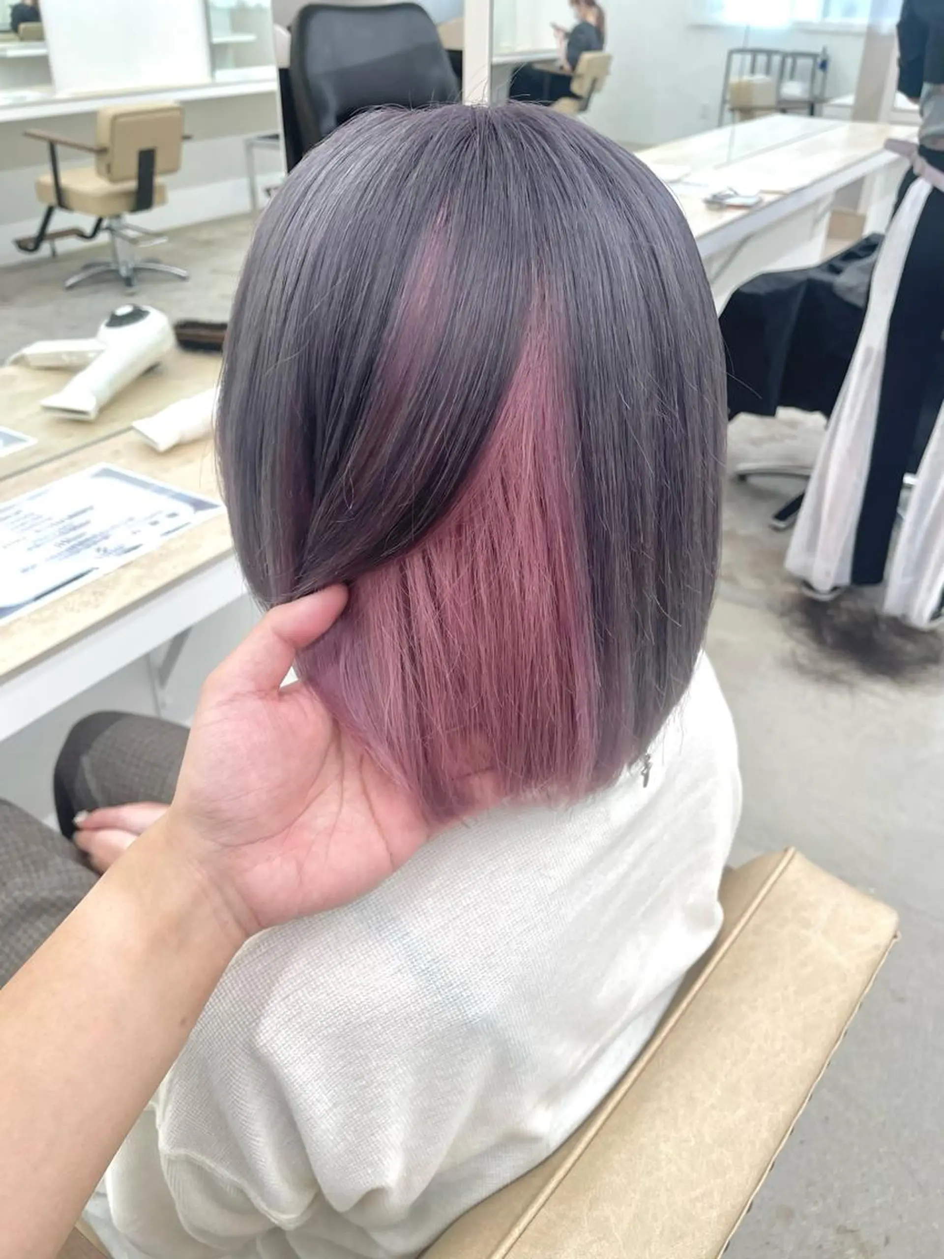 ミディアム カラー ダークグレー ピンクカラー ✅ケアブリーチ✅ トヨオカ ノブヒデのヘアスタイル