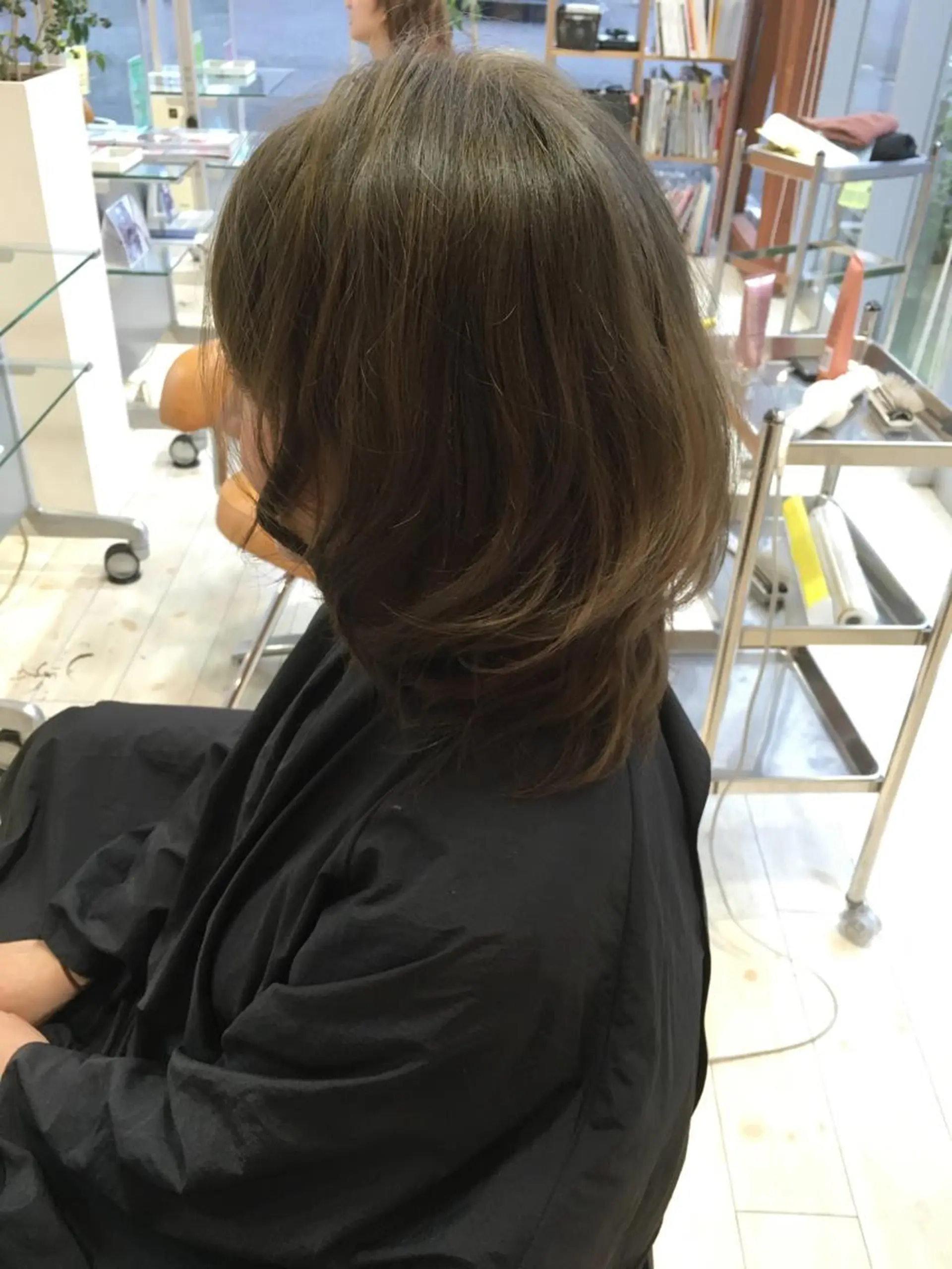 ミディアム カラー ブルーカラー ブルージュ hair＆face  LOBEAUT所属・小笠原 一倫のヘアスタイル