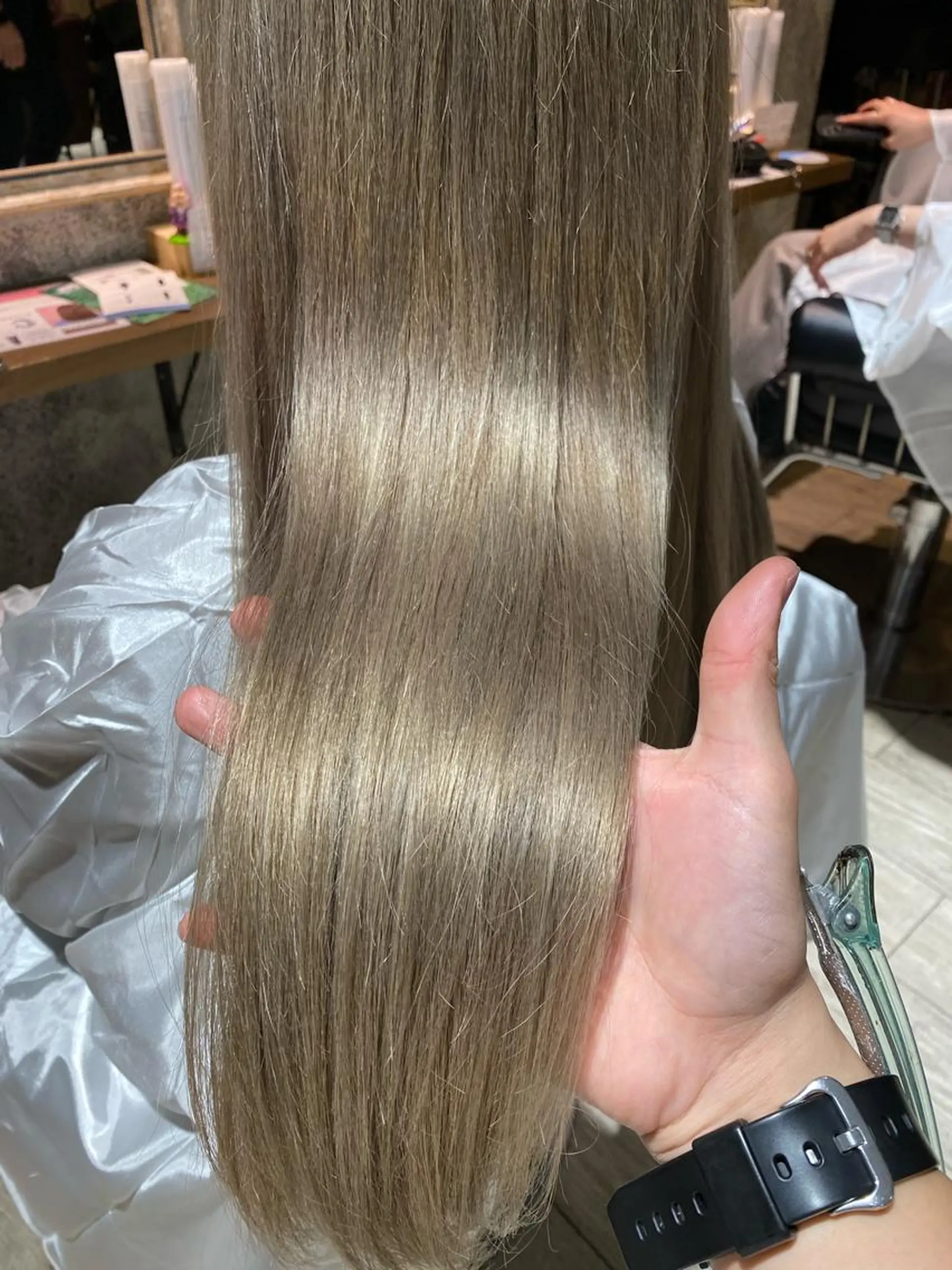 ロング カラー ヘアアレンジ ブリーチ トリートメント ヘアカラー トリートメント 瀧尻 光のヘアスタイル