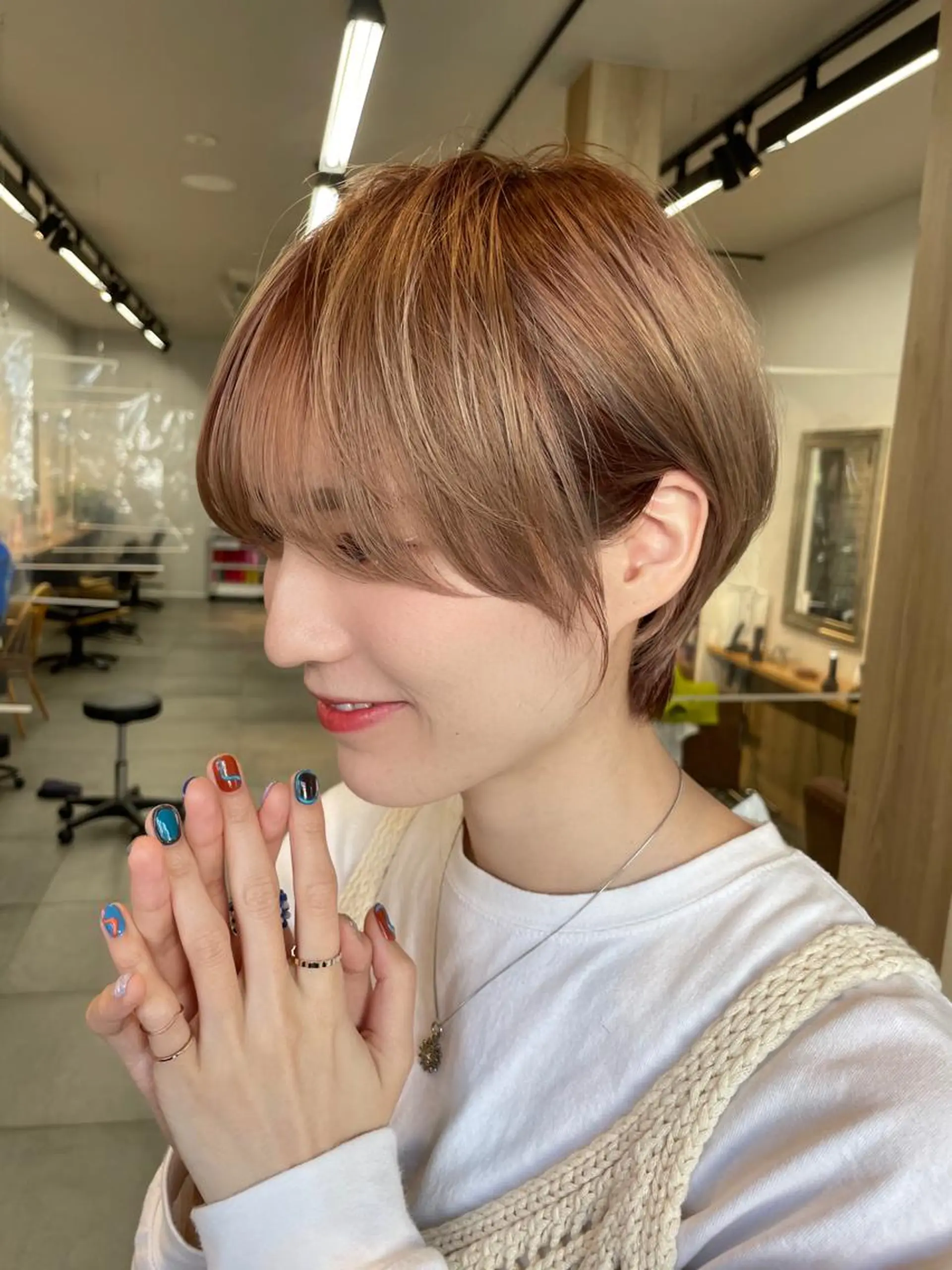 ショート カラー ナリタ ミユウのヘアスタイル