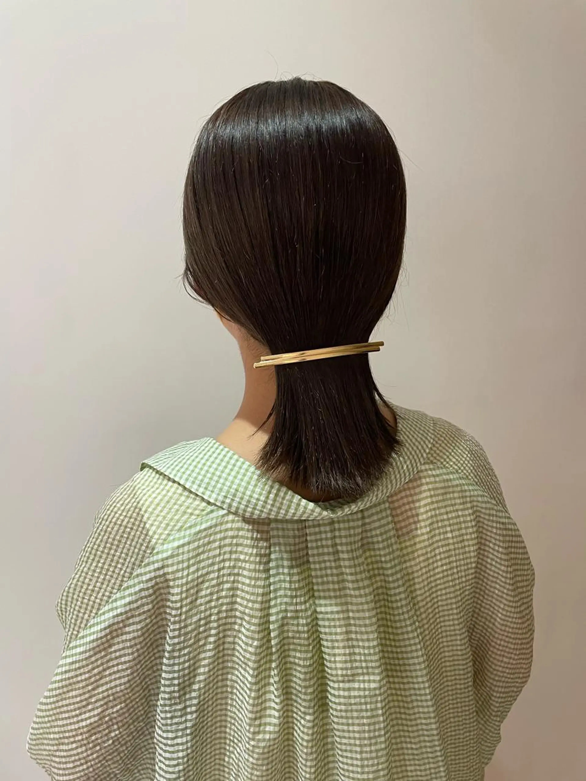 ミディアム カラー ヘアカラー トリートメント MIU/ルーツカラー ボブ/顔周りレイヤーのヘアスタイル