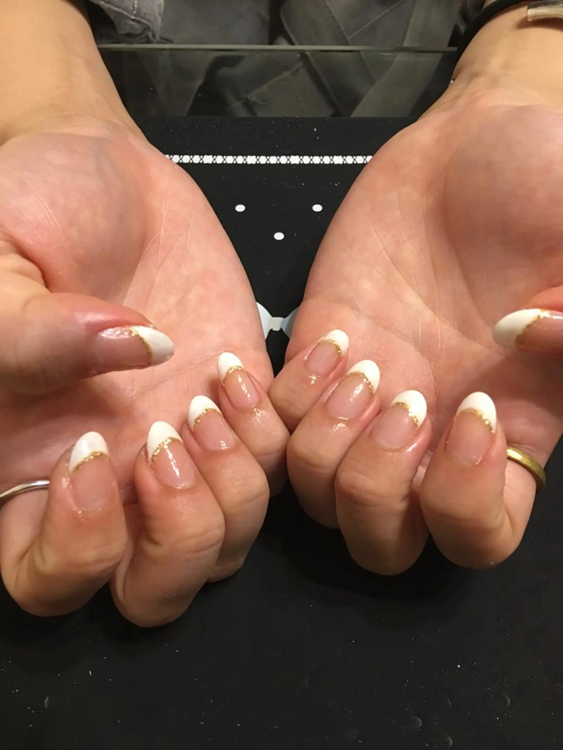 ネイル フレンチネイル ゴールド ラメ(グリッター) ハンドネイル 🌈KANÅKO 🌈のネイルデザイン