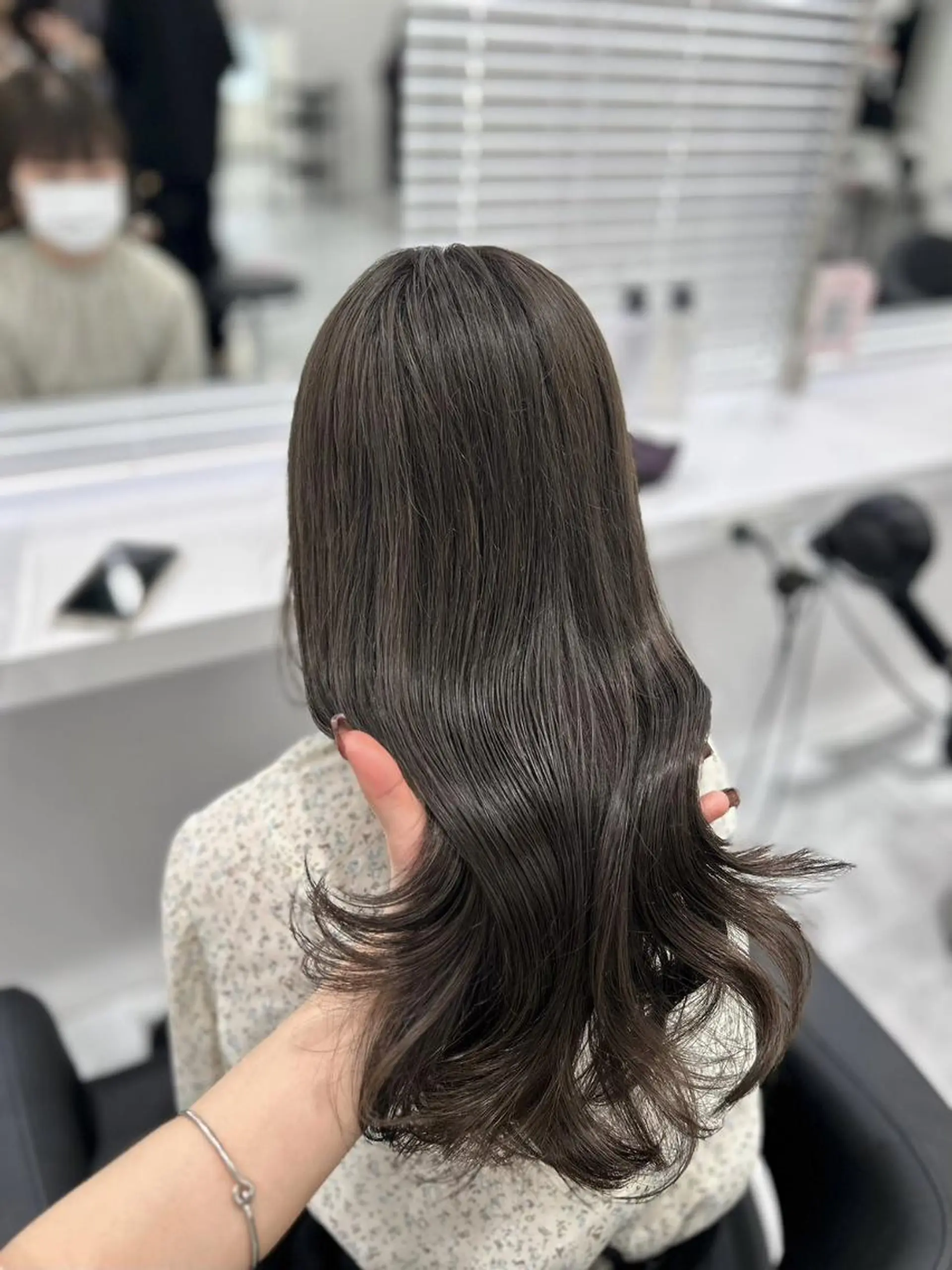 カラー 赤み消しベージュ🌿 トレンド美髪🌿福岡のヘアスタイル