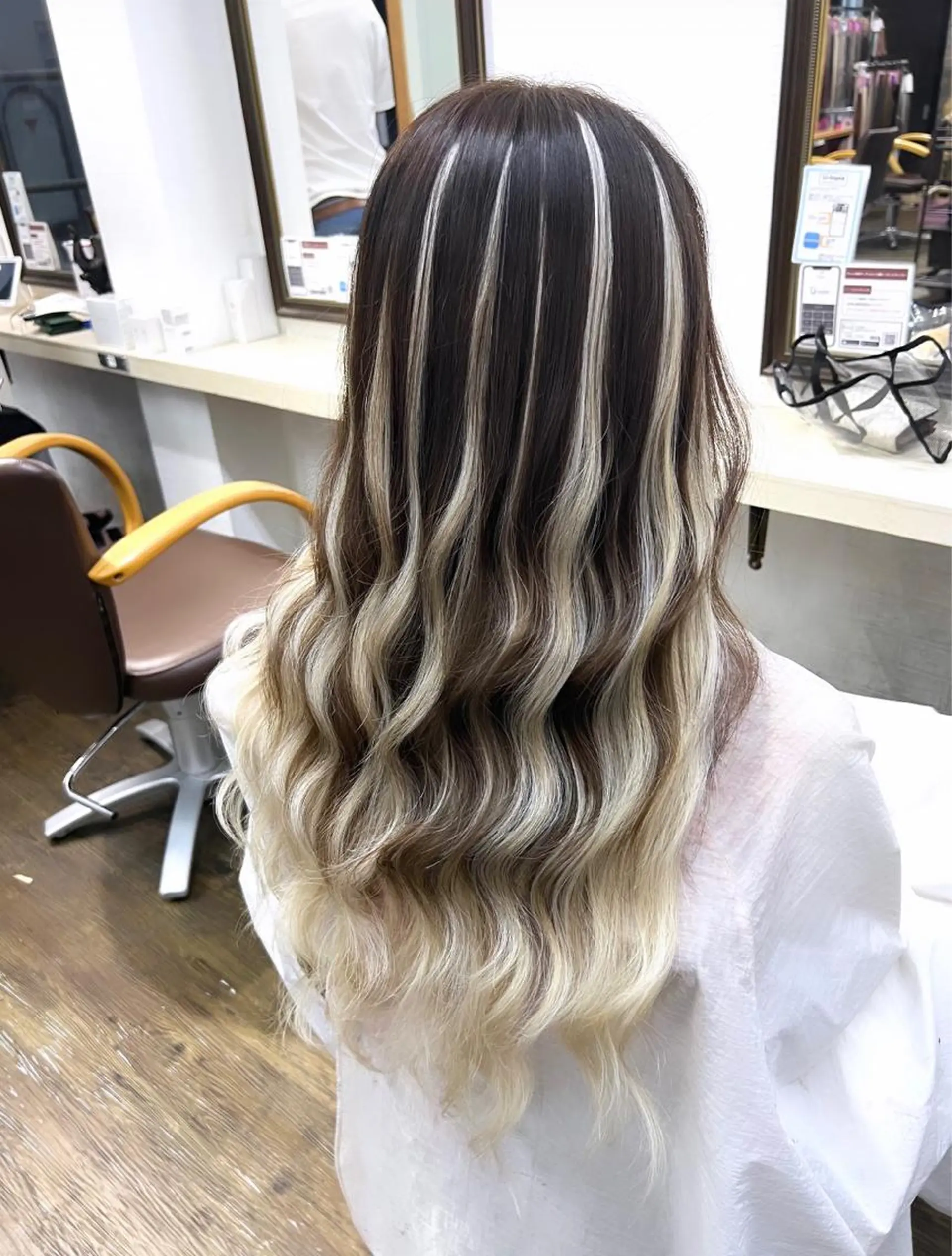ロング カラー ヘアカラー エクステ 🧠U-topia 西村彩🧠のヘアスタイル