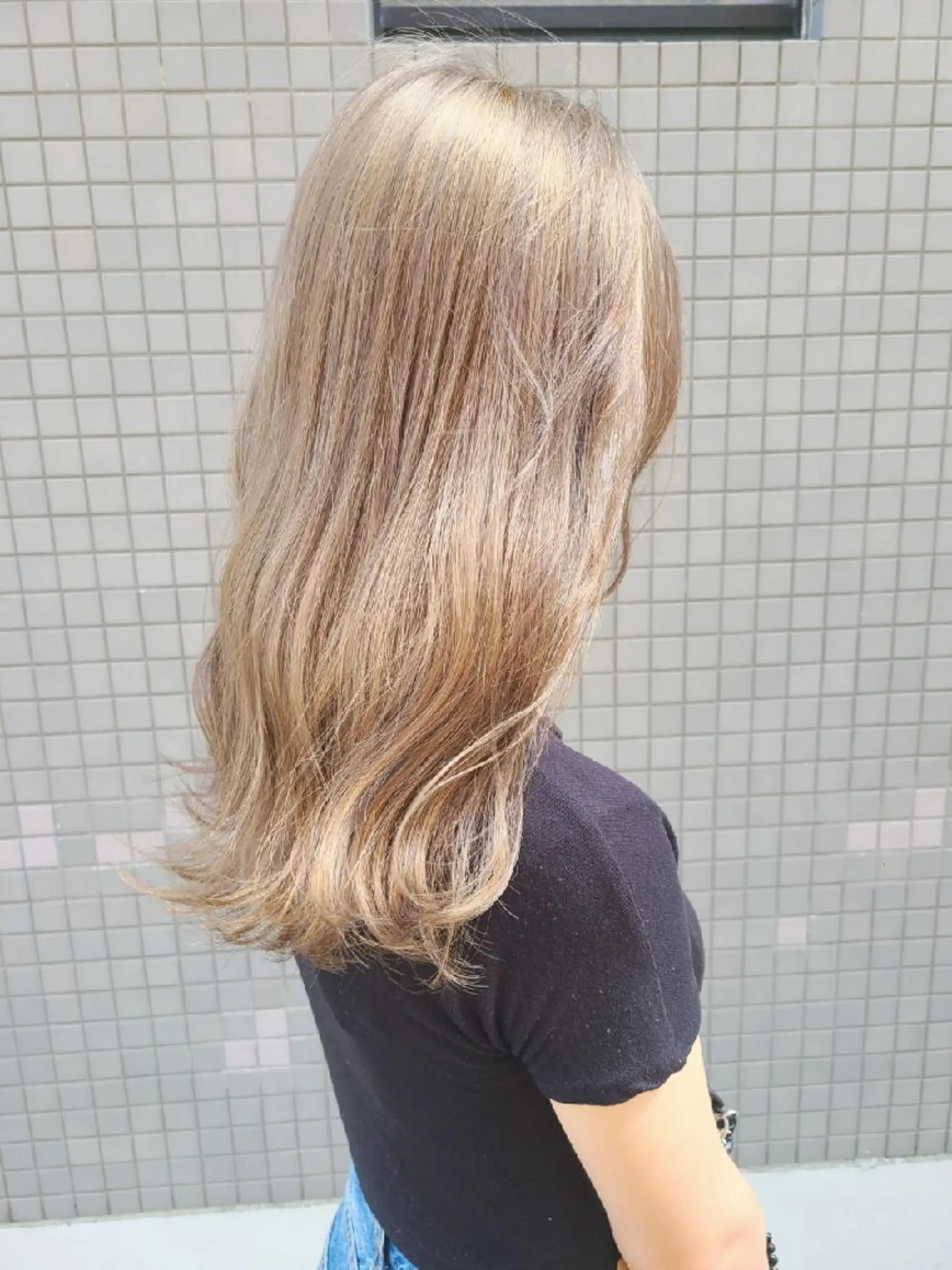 ロング カラー ベージュカラー ブリーチ ダブルカラー ハイトーンカラー ハイトーンベージュ カット ヘアカラー トリートメント 【ネウィ天王寺 】seiyaのヘアスタイル