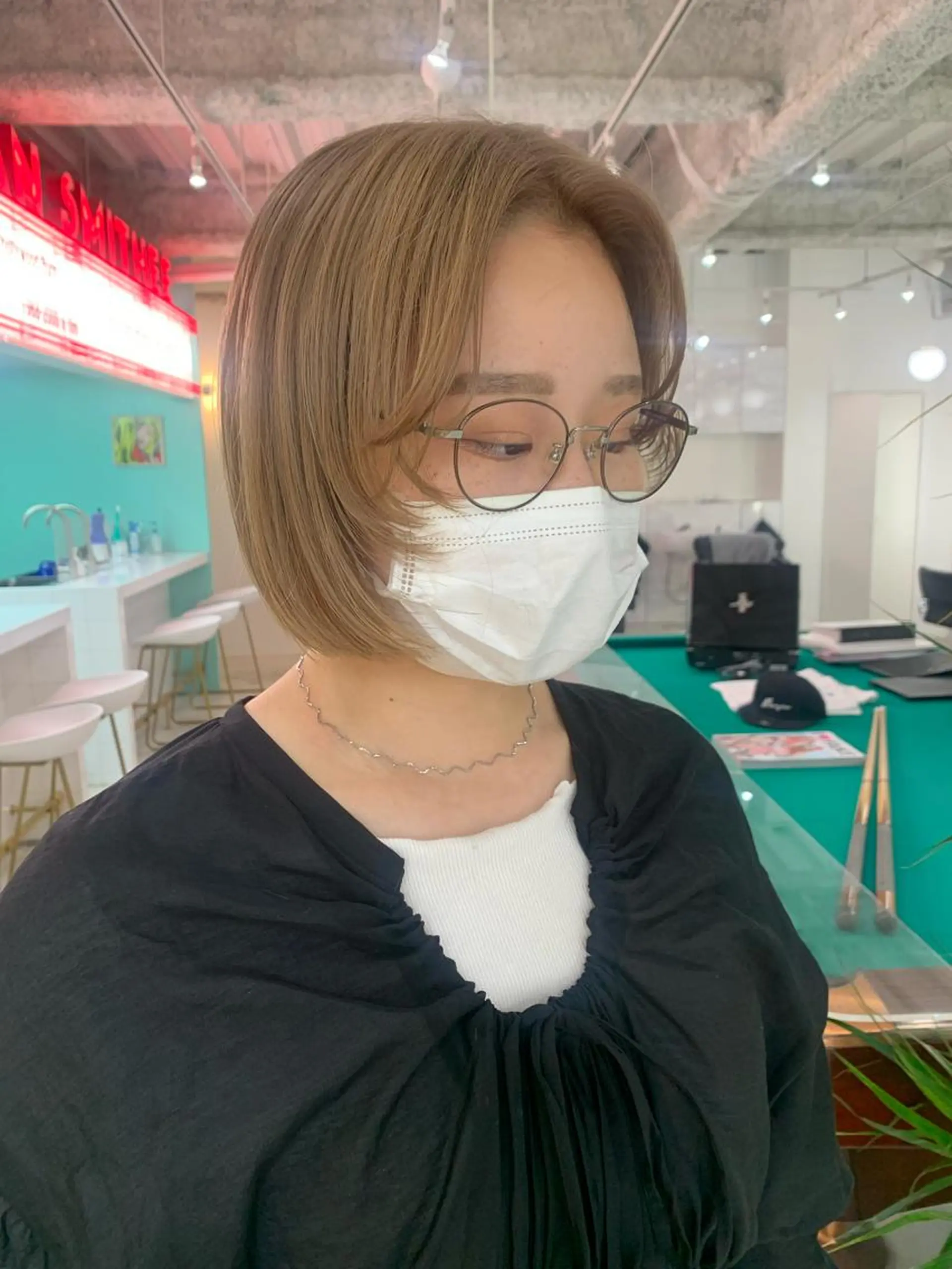 ショート カラー ヘアアレンジ カット ヘアカラー 🧨ブリーチー×ボブ レイヤー💎じゅえるのヘアスタイル