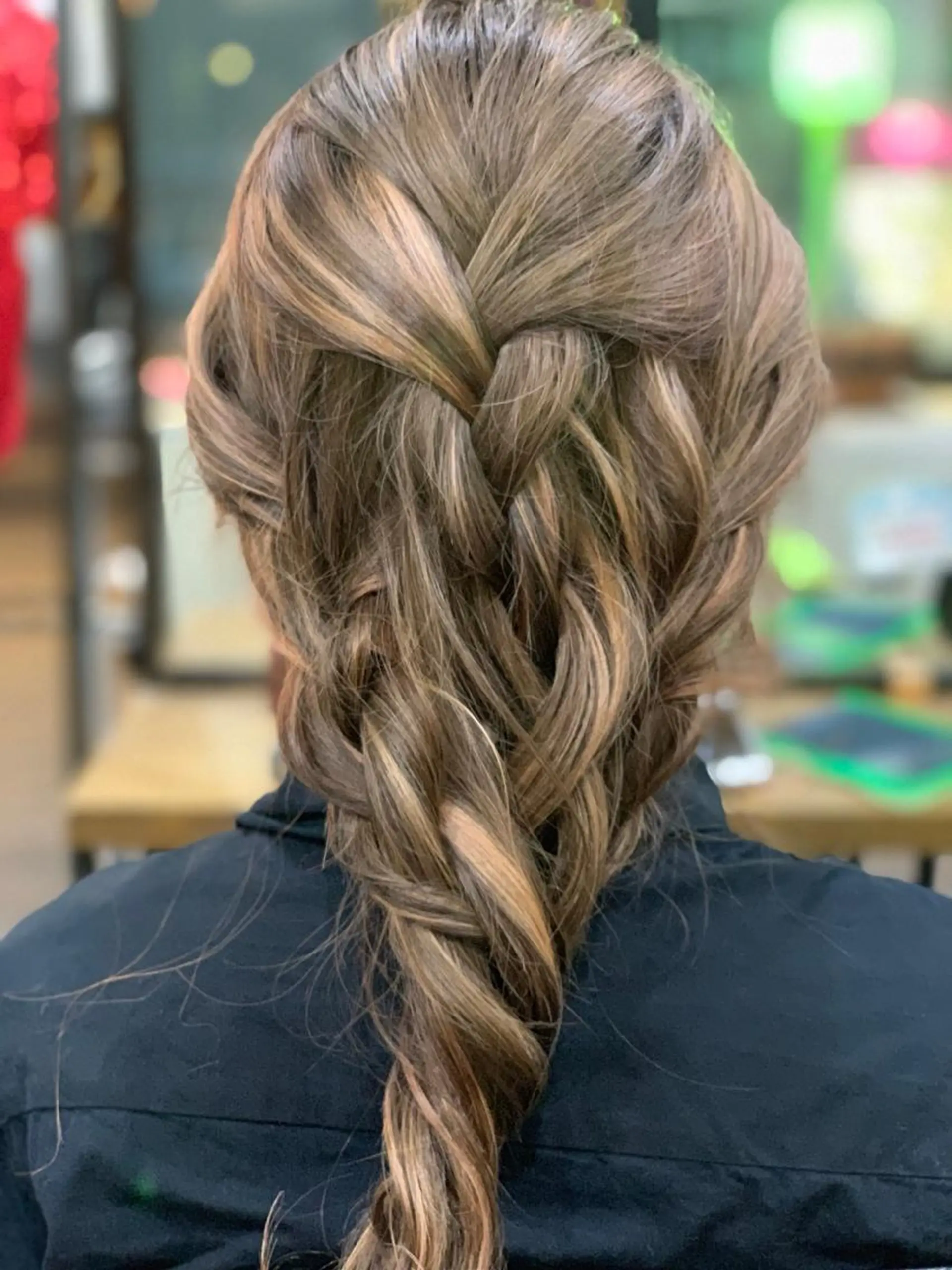 セミロング ヘアアレンジ ハイライト 家田 竜のヘアスタイル