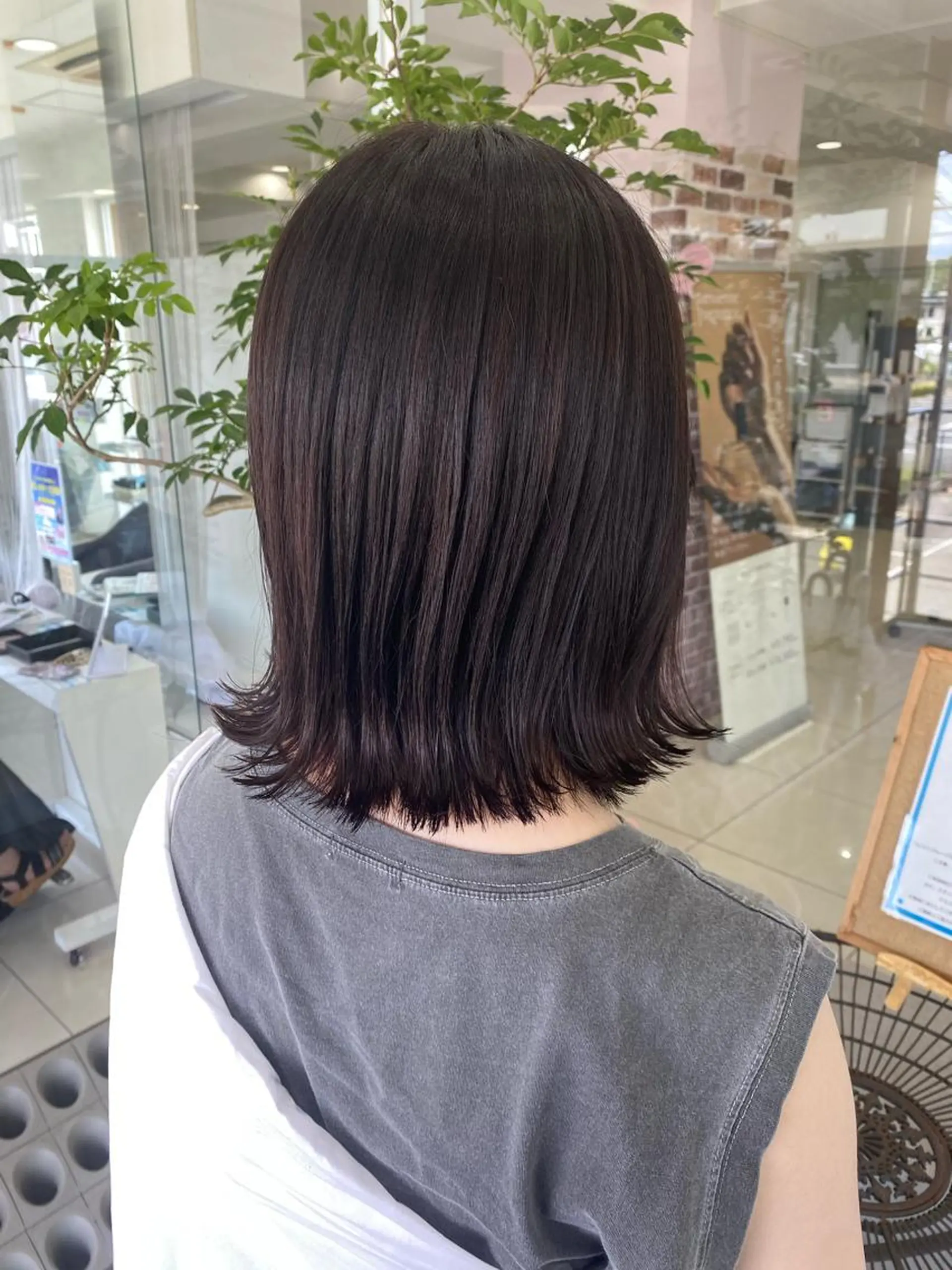 ショート カラー カット 小町康耀　ボブ /顔周りレイヤーのヘアスタイル