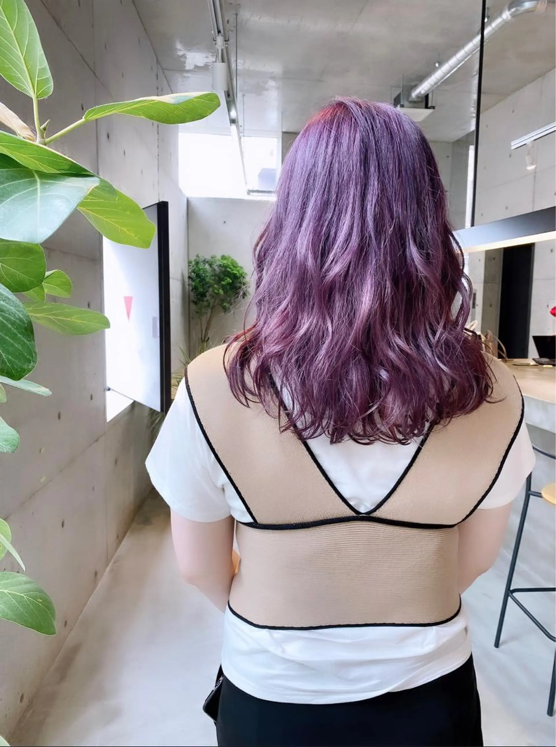 セミロング パープルカラー son hair HIROEのヘアスタイル