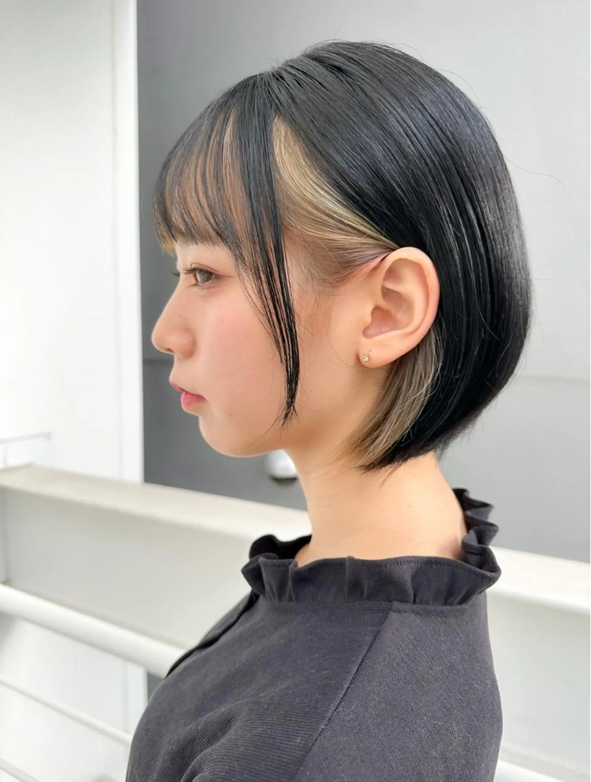 ショート ボブ デート ハイライト 髪質改善 韓国風ヘア カット ヘアカラー トリートメント 【20代ダメージ毛に 髪質改善】のヘアスタイル