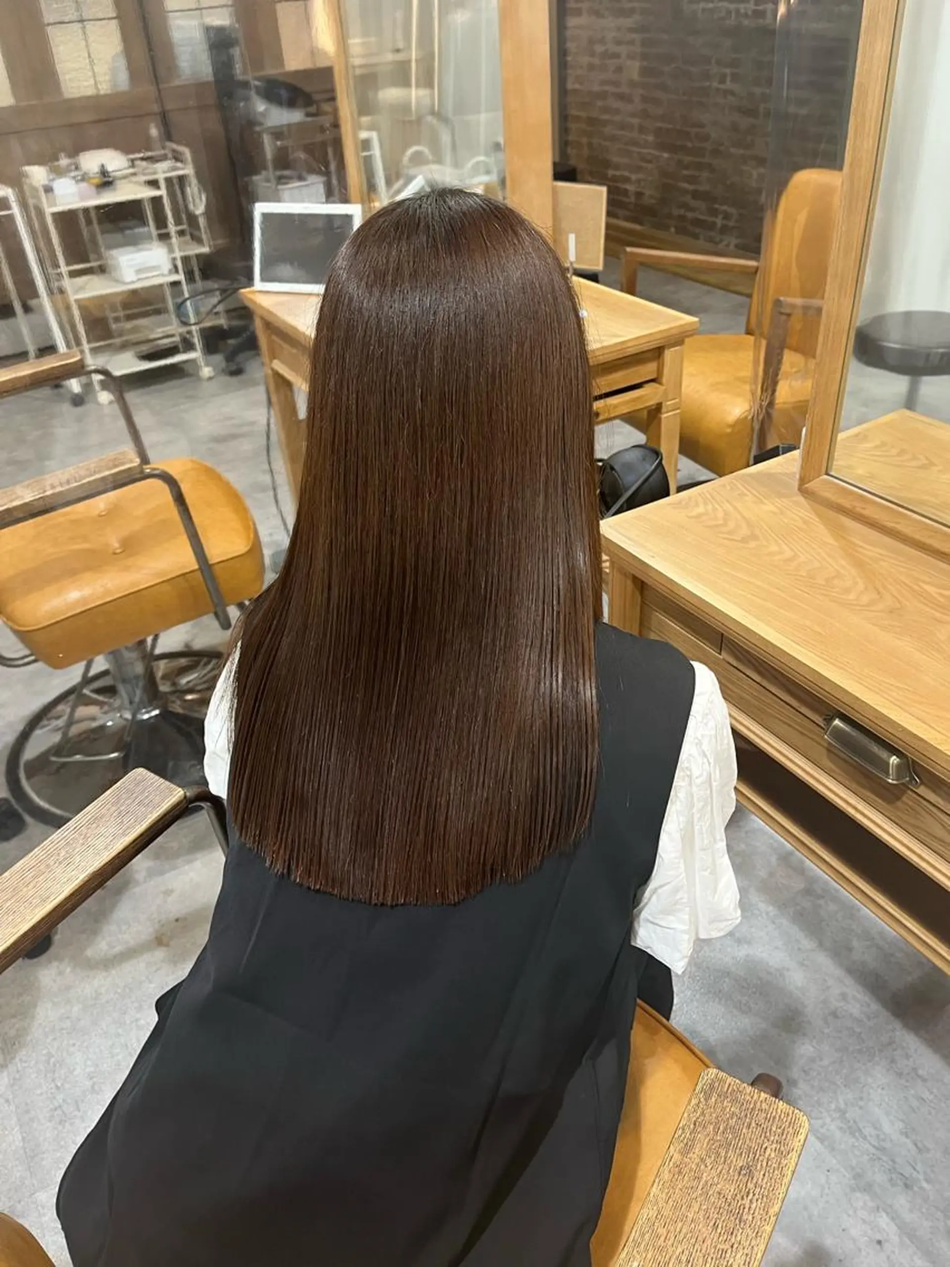 ロング カラー ブラウンカラー 透明感カラー カット 縮毛矯正 福崎 真奈のヘアスタイル