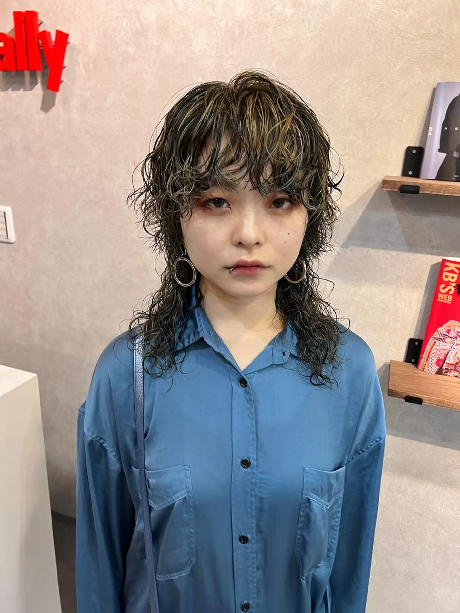 ミディアム カラー パーマ カット ヘアカラー パーマ トリートメント ally hairsalon所属・Emi .のヘアスタイル