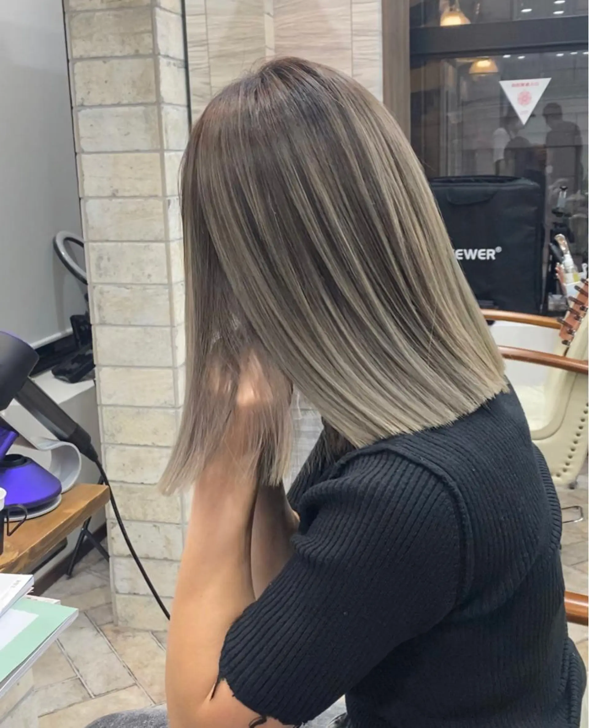 ミディアム カラー パーマ ヘアアレンジ メンズ キッズ ネイル マツエク・マツパ ヘアカラー ハイライト、レイヤー カット/西梅田/中西のヘアスタイル