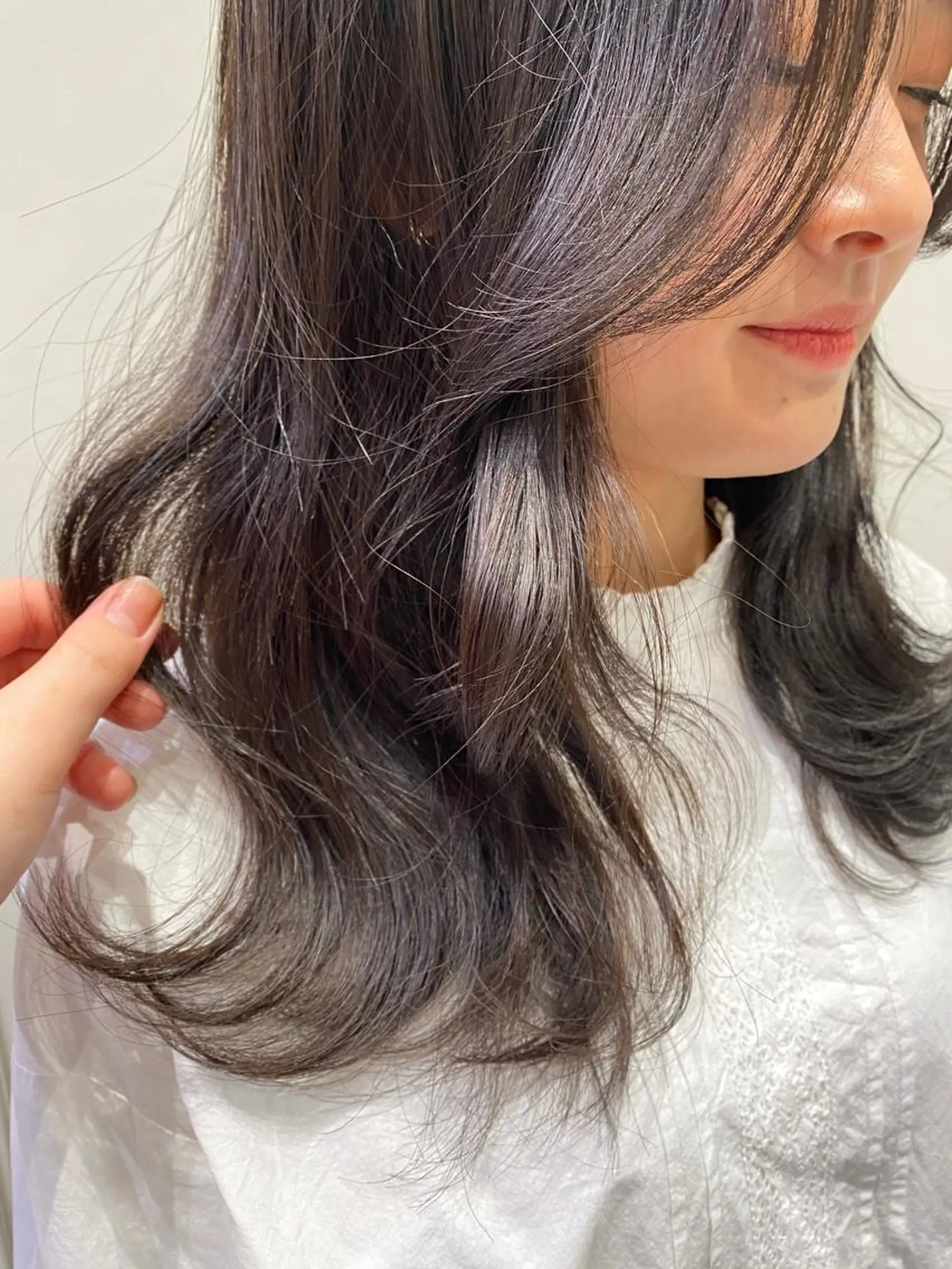 ロング カラー 透明感カラー グレージュ ワンホンヘア オタク美容師💟 チバコナツのヘアスタイル
