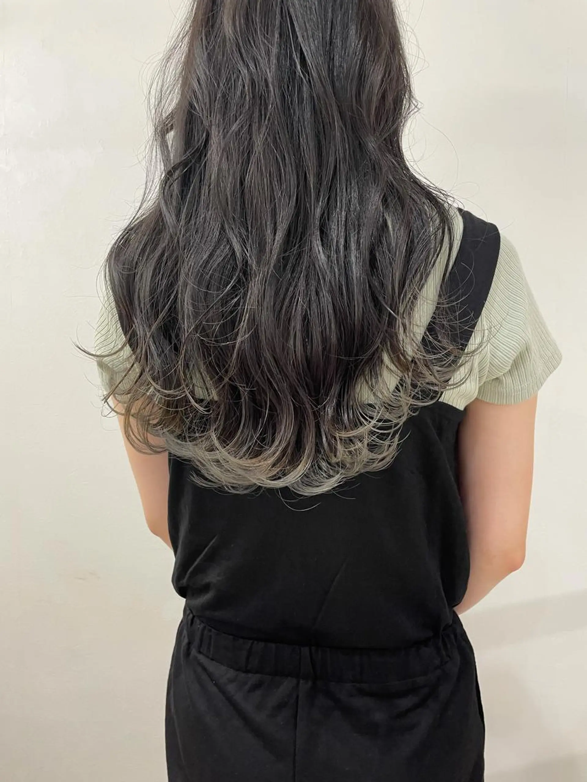 カラー Stir maison[ステアメゾン]所属・layer cut /MIKUのヘアスタイル