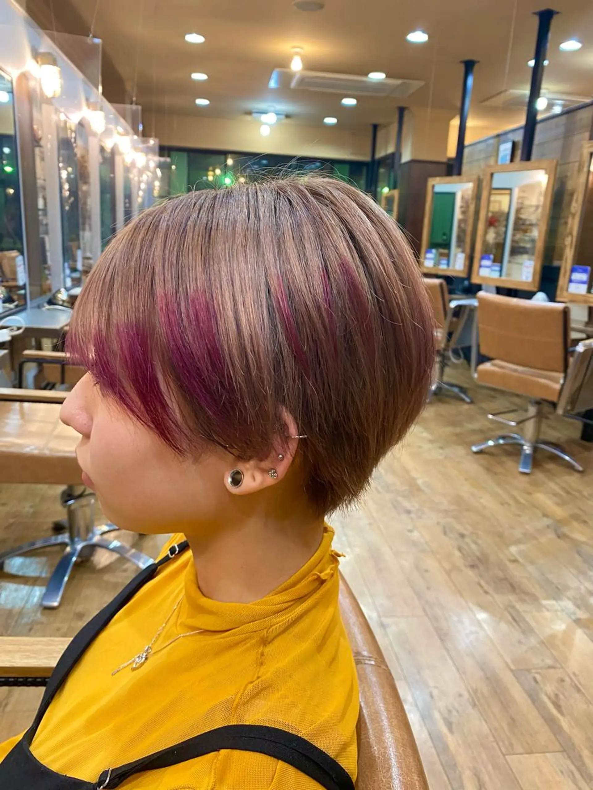 ショート カラー ハイトーンカラー ヘアカラー トリートメント ケアカラーリスト✂️ SHIAN   フジのヘアスタイル