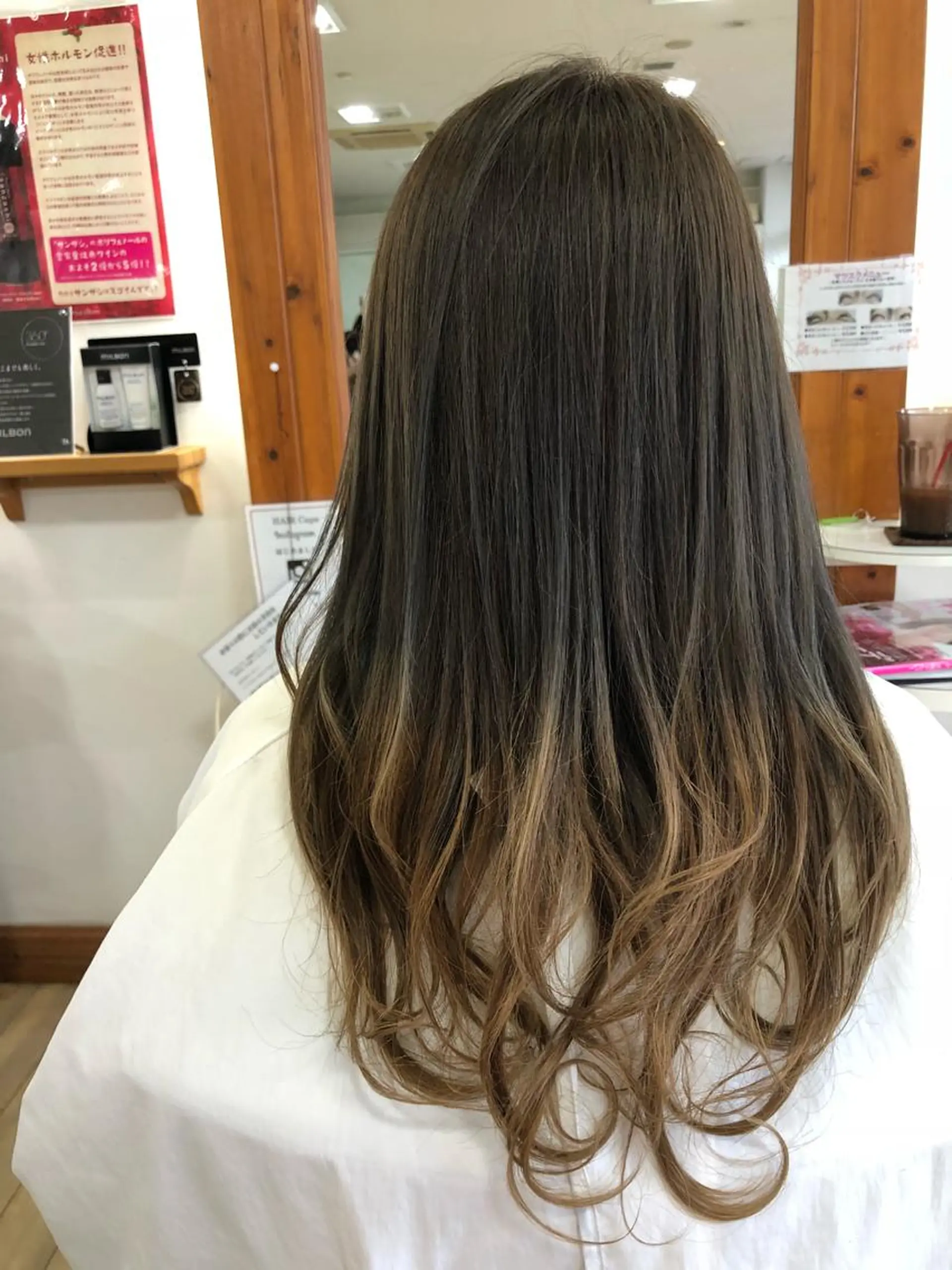 ロング カラー ブリーチ グラデーションカラー ブリーチなしカラー Snaly カラー特化ページのヘアスタイル