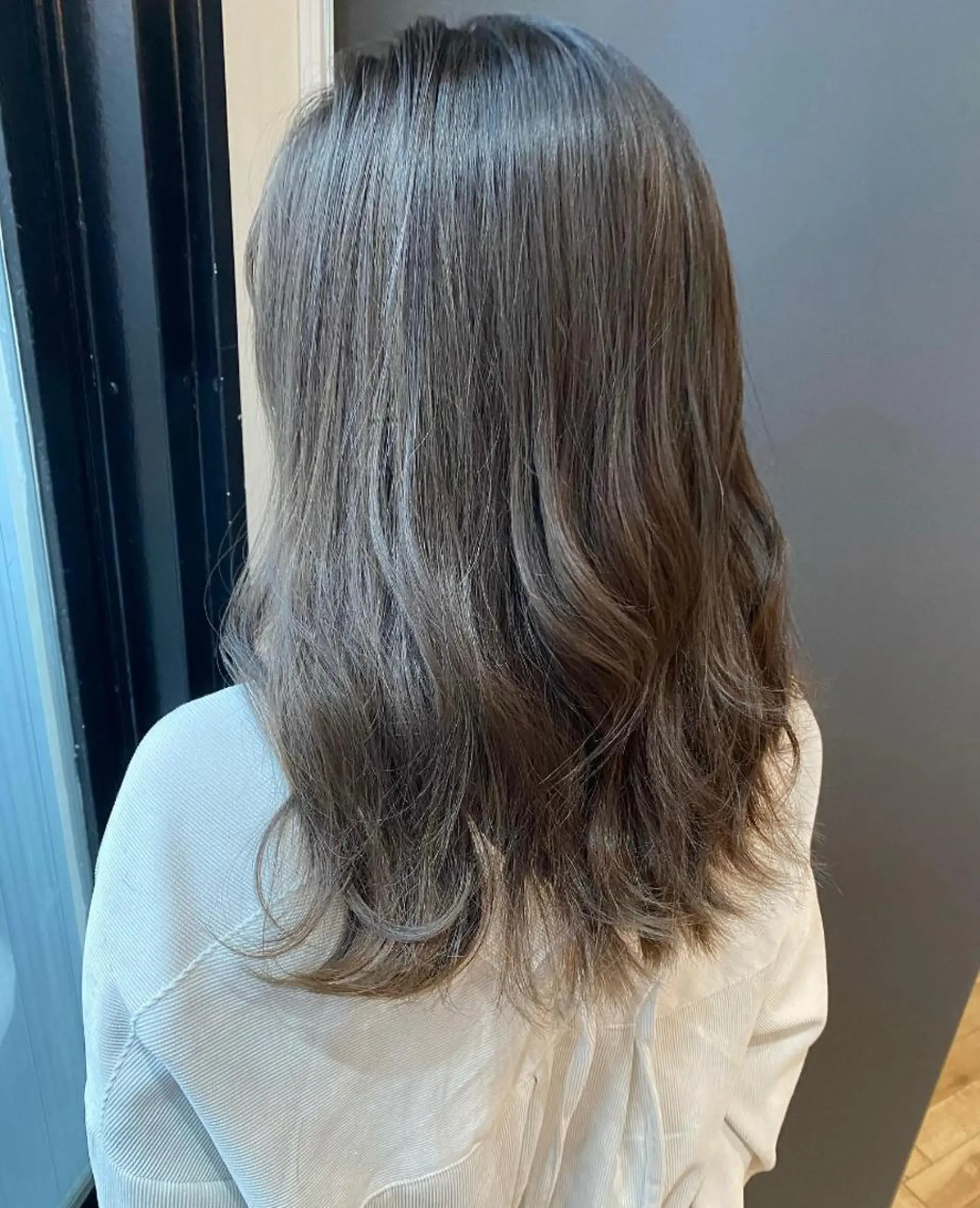 セミロング カラー ヘアカラー トリートメント YUNA ユウナのヘアスタイル