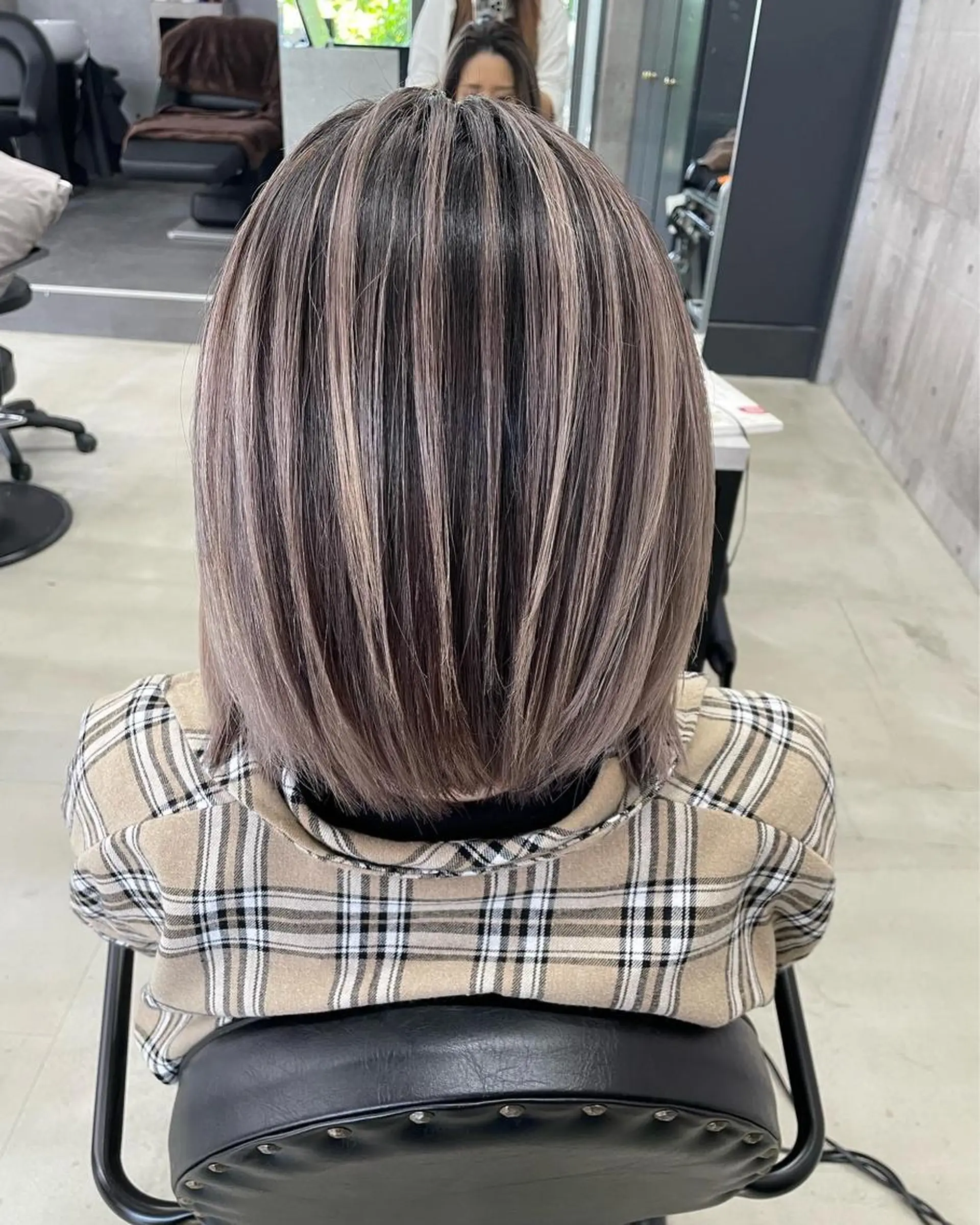ミディアム カラー バレイヤージュ レイヤーカット ヘアカラー LUXBE LUCE 那覇小禄イオン店所属・LUXBE LUCE ひなののヘアスタイル
