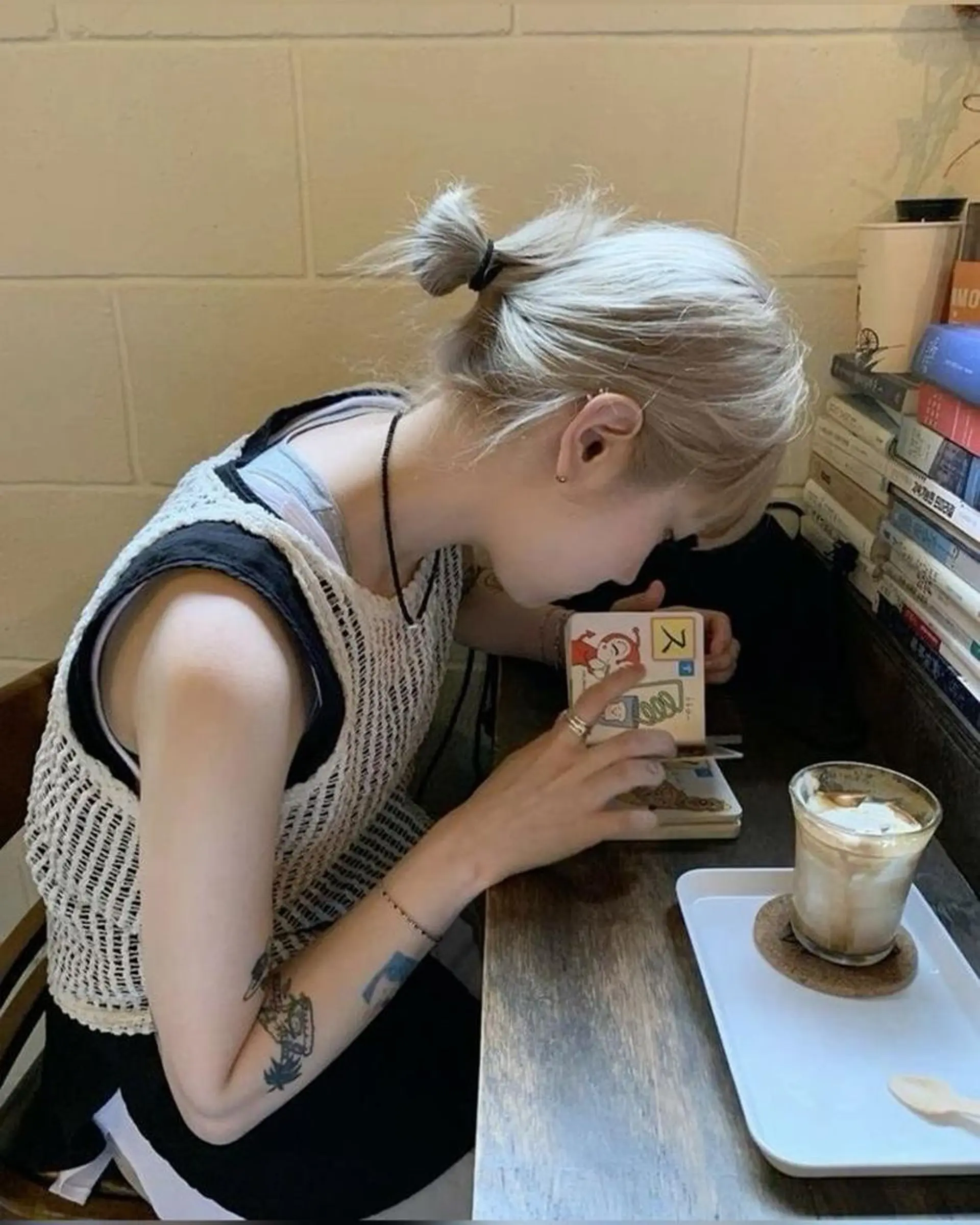 カラー ブリーチなし/透明感 /ショート/大世のヘアスタイル