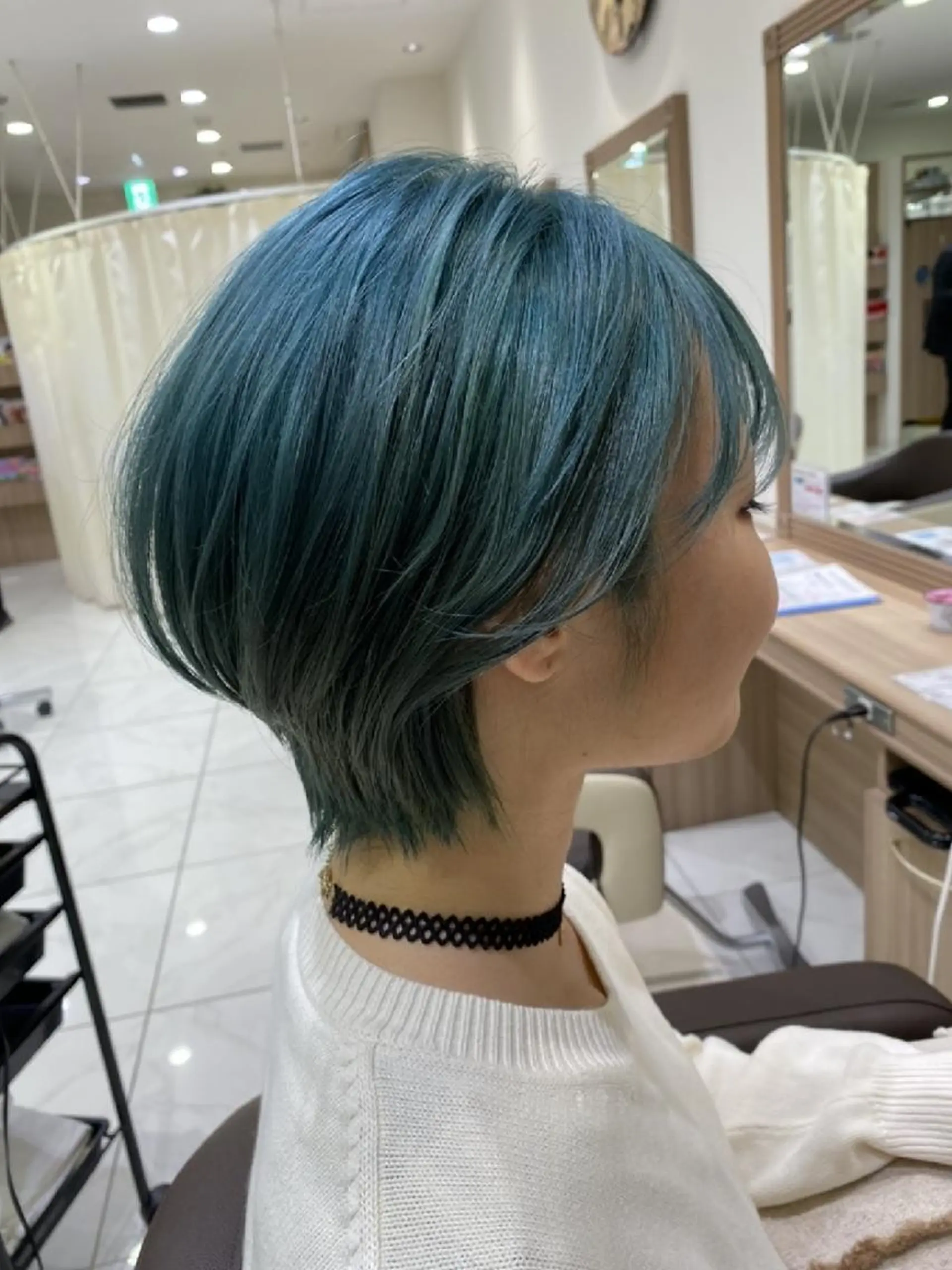 ショート カラー ブリーチ 中村 和貴のヘアスタイル