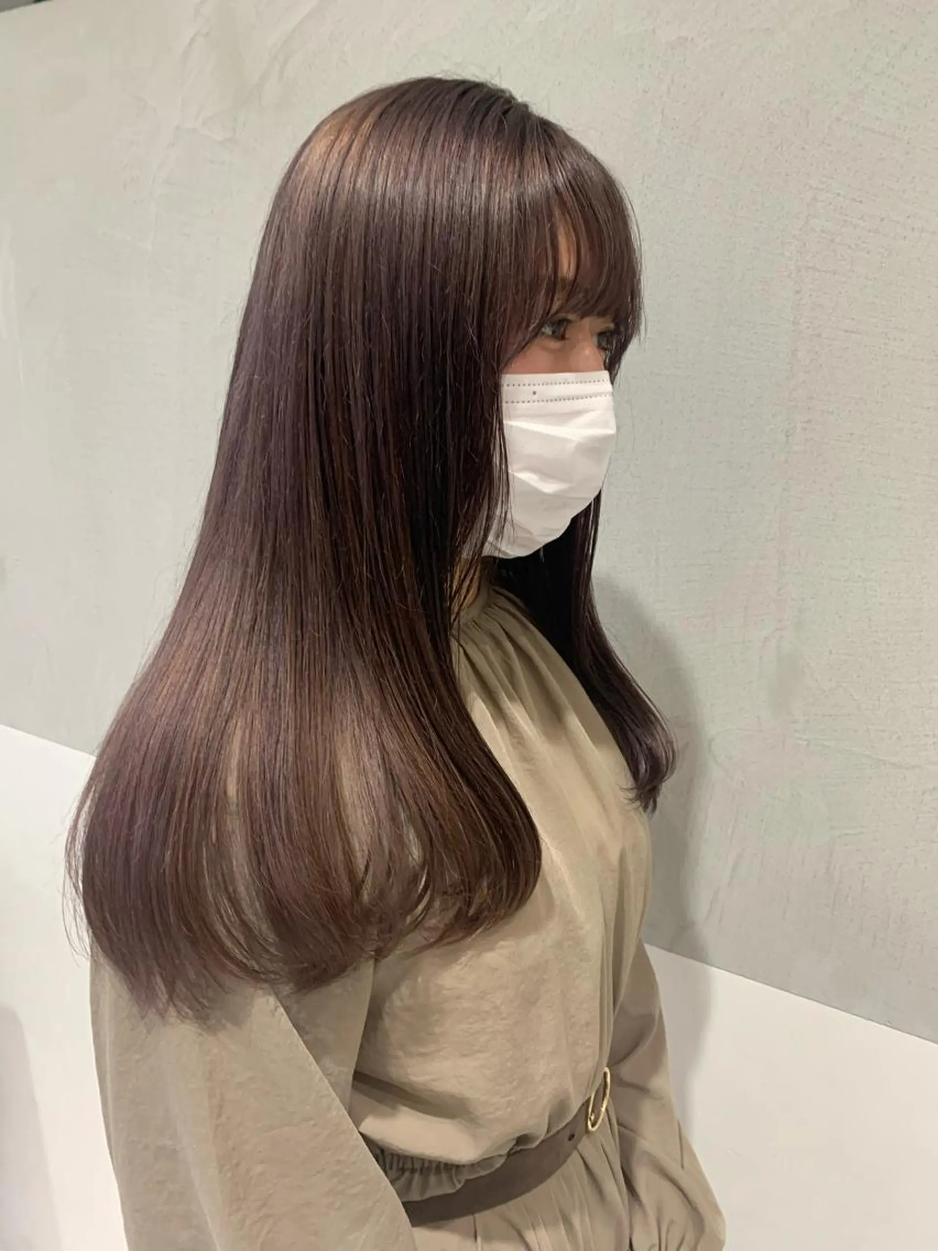 ロング ラベンダーベージュ 透明感ブリーチ カラー✨有坂映哉のヘアスタイル