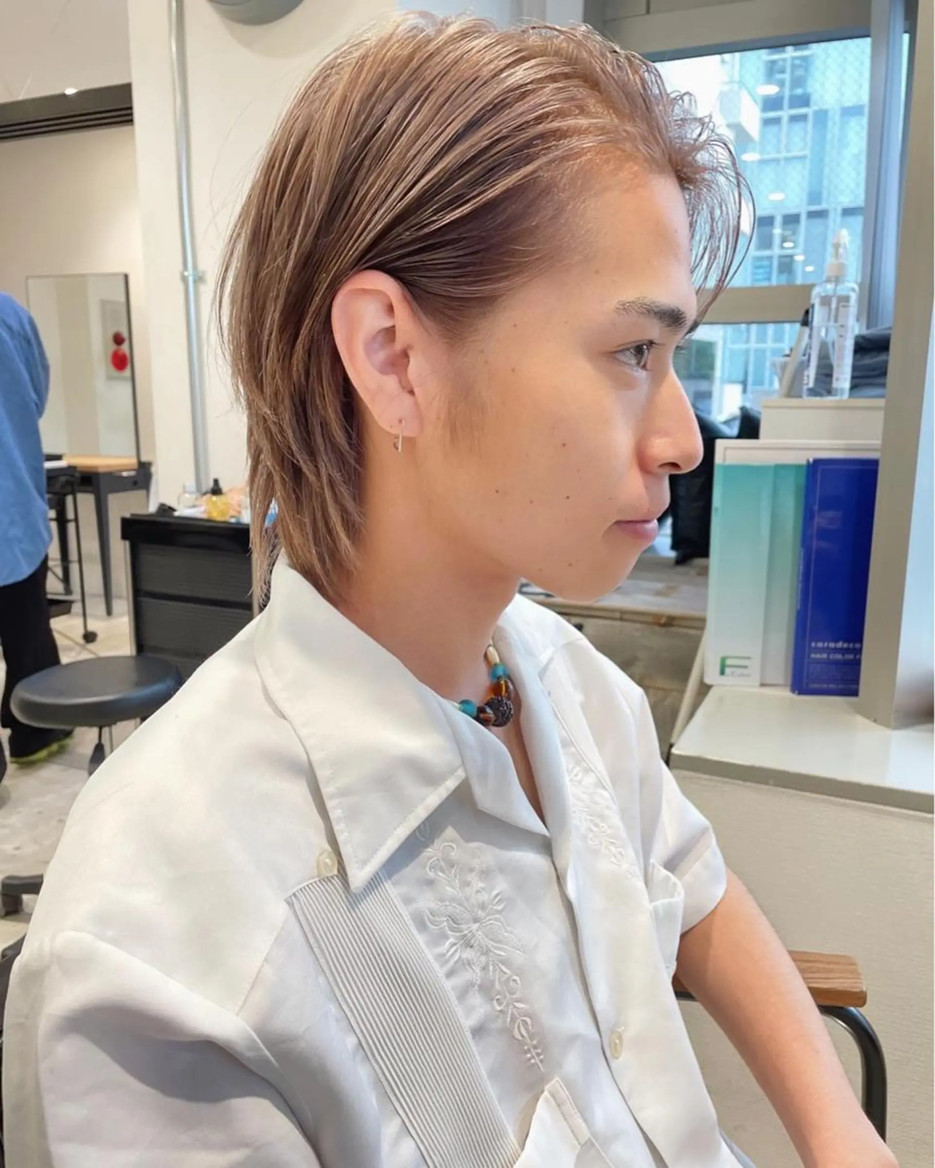 ミディアム カラー メンズ ベージュカラー カット ヘアカラー トリートメント Loom.所属・村上雅人 ナチュラルモードのヘアスタイル