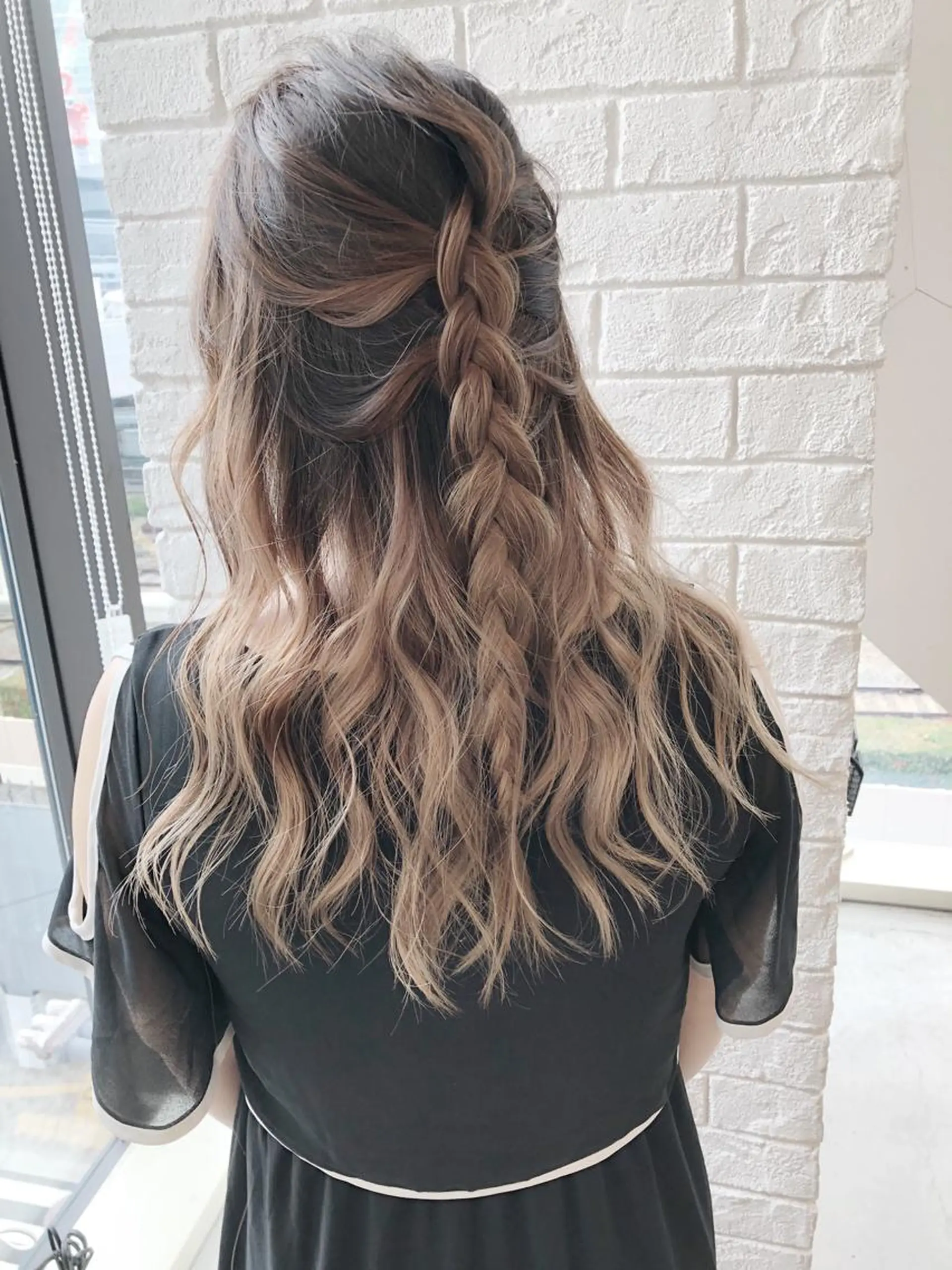 セミロング カラー バレイヤージュ レイヤーカット OTAKU HAIR STUDIO所属・shin✨今月注目✨ スタイリスト（急募）のヘアスタイル