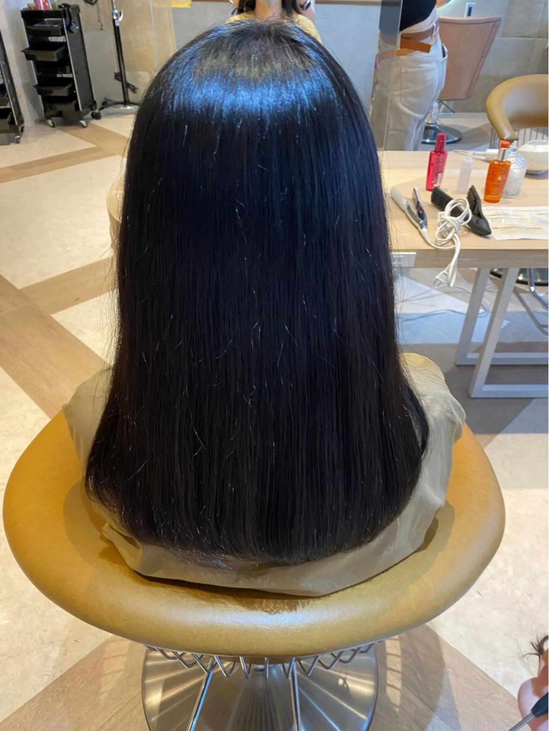 ミディアム カラー パーマ 栗原 瑠世のヘアスタイル