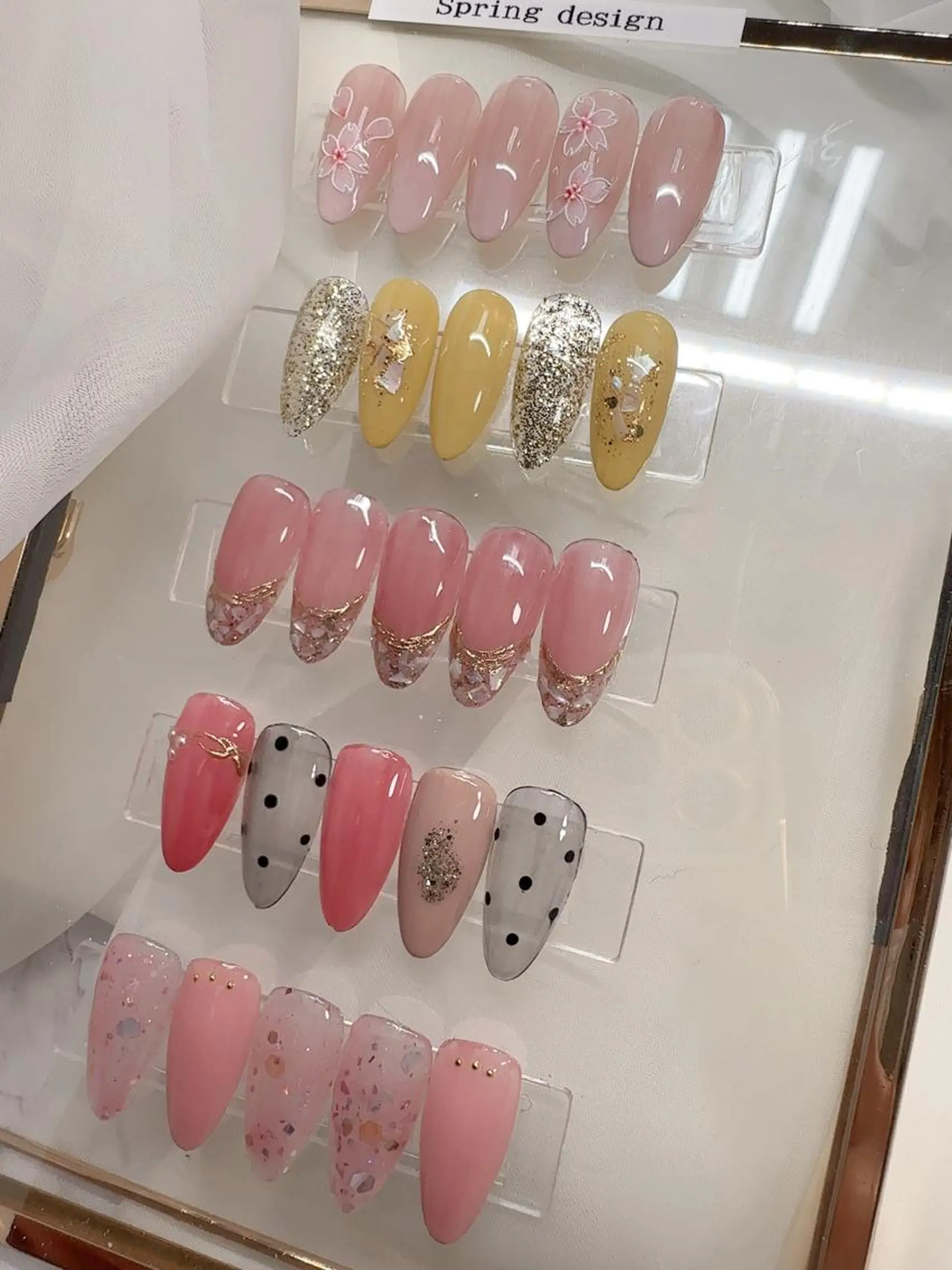 ネイル ハンドネイル ハンドケア AKI ♥︎のネイルデザイン