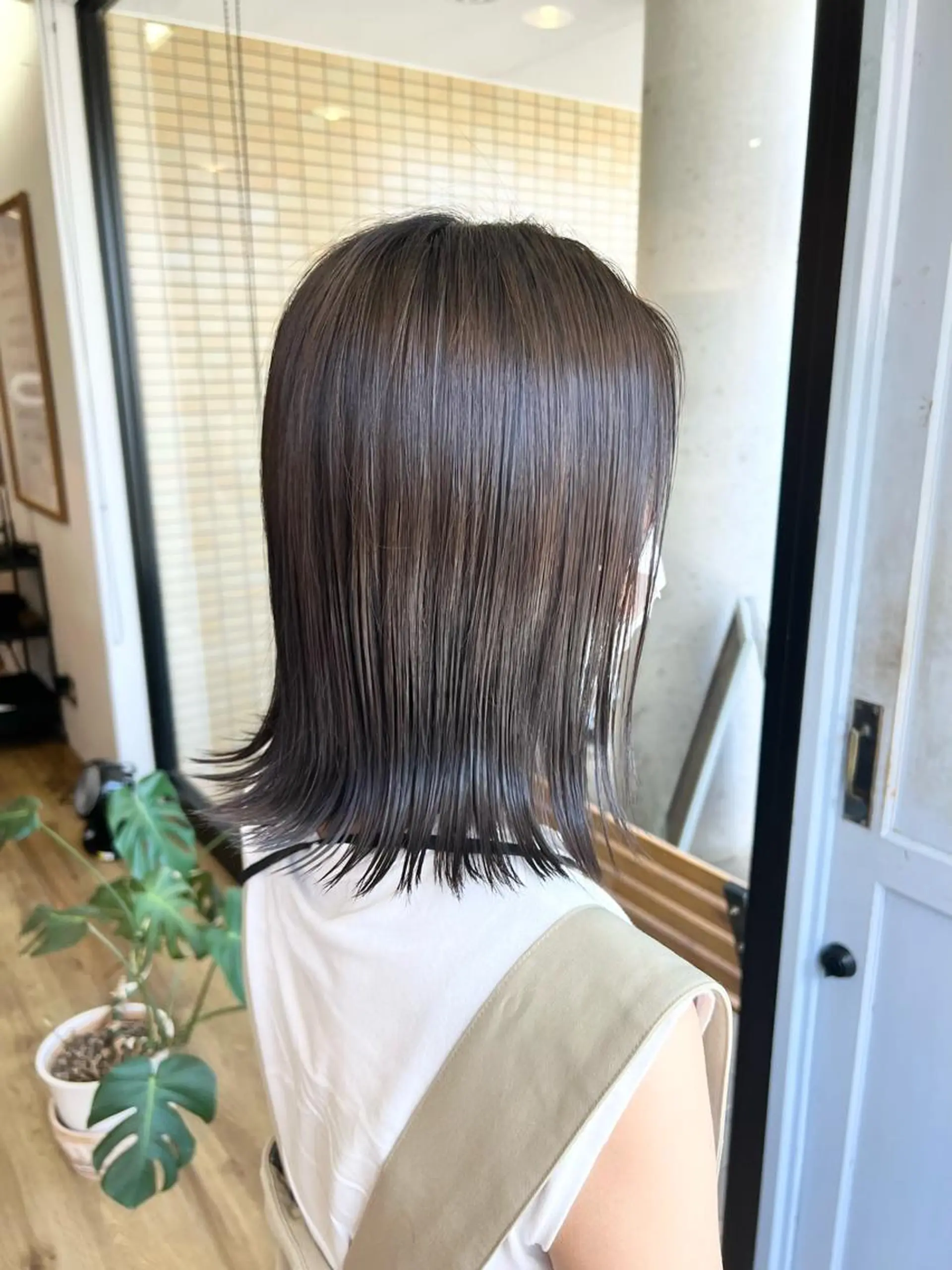 ミディアム アッシュ ヘアカラー トリートメント 堀 望美のヘアスタイル