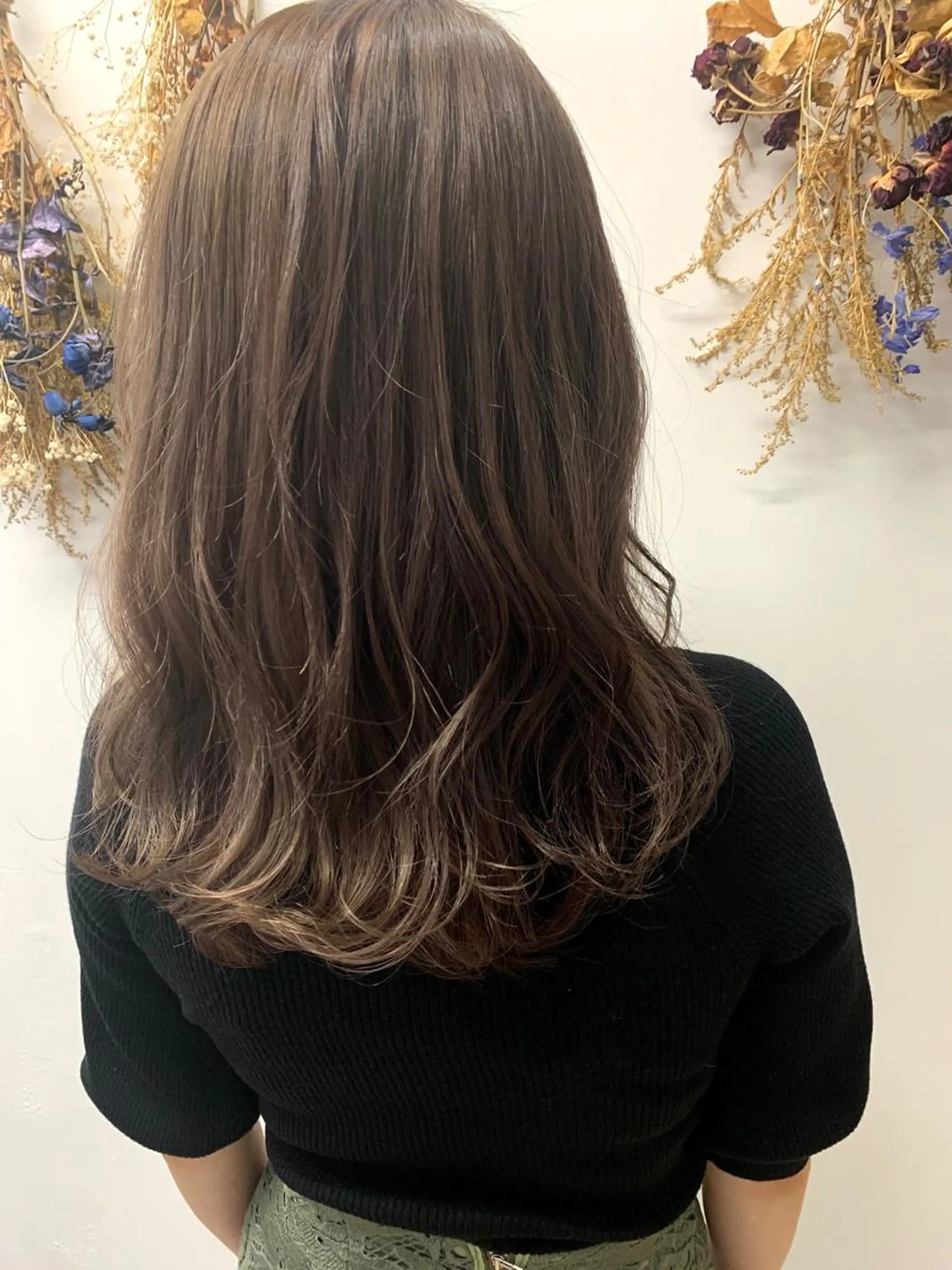 セミロング カラー アッシュ ベージュカラー ブリーチ ブリーチなしカラー オレンジ ヘアカラー トリートメント newi 京橋 【yuuki】のヘアスタイル