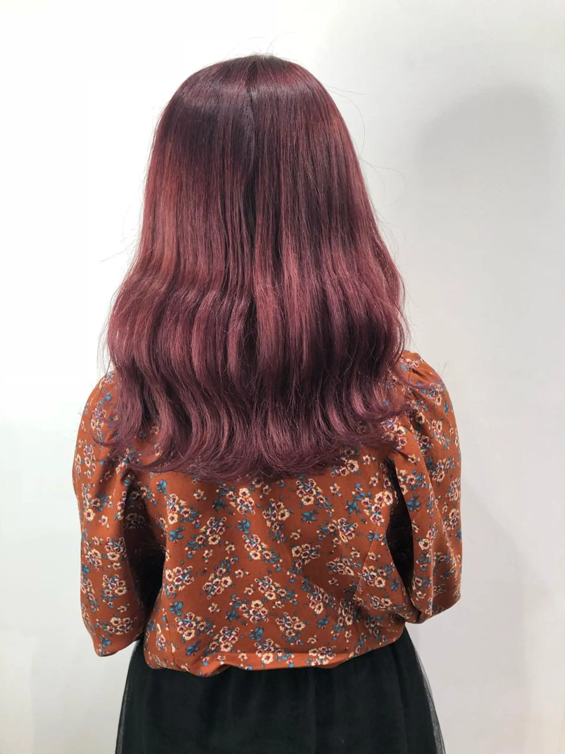ミディアム カラー ブリーチ ピンクカラー  渡部 妃月のヘアスタイル