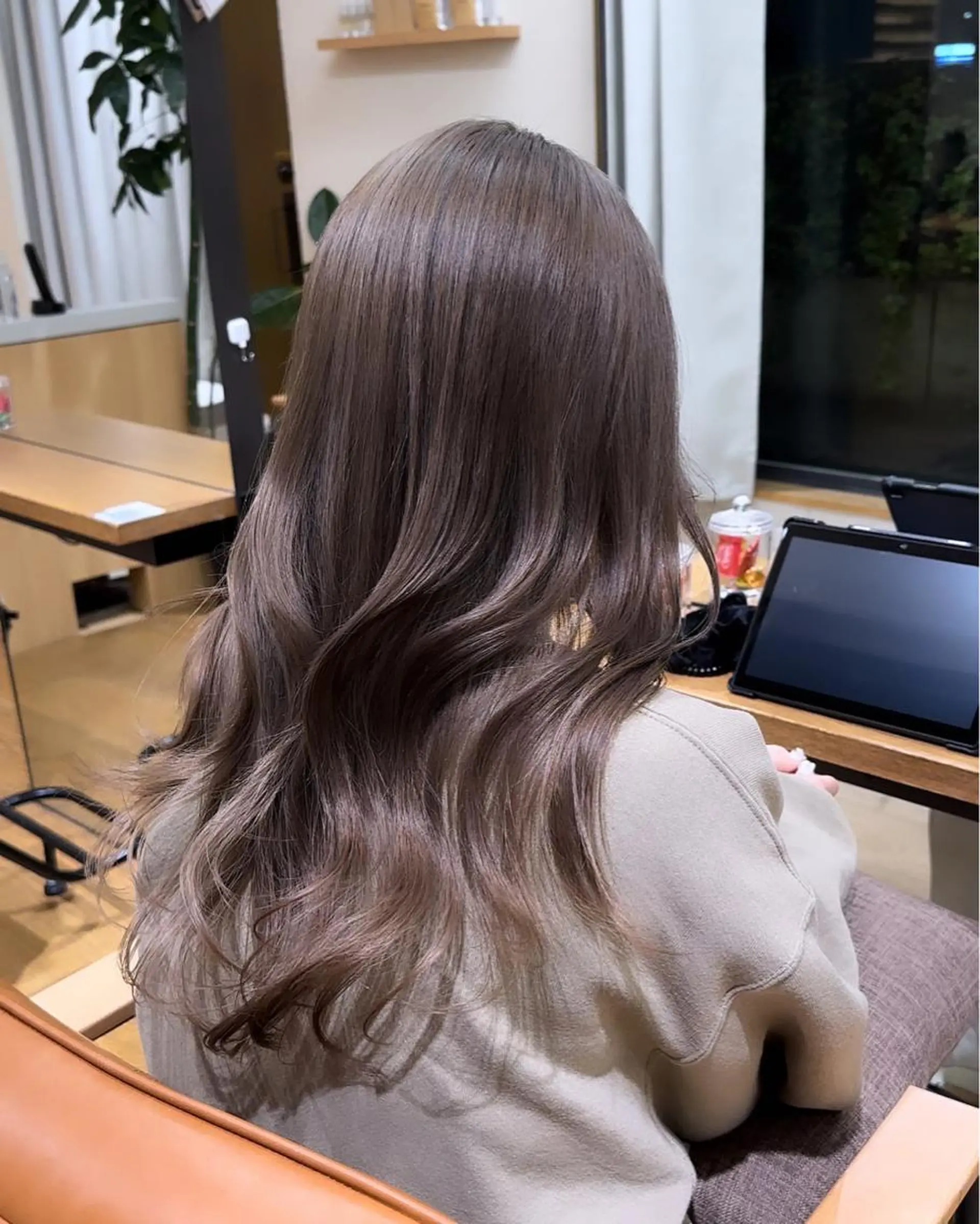 ロング カラー パーマ ヘアアレンジ メンズ キッズ ネイル マツエク・マツパ アイブロウ ヘアカラー ナチュラルレイヤー 似合わせ✨よね🍋のヘアスタイル