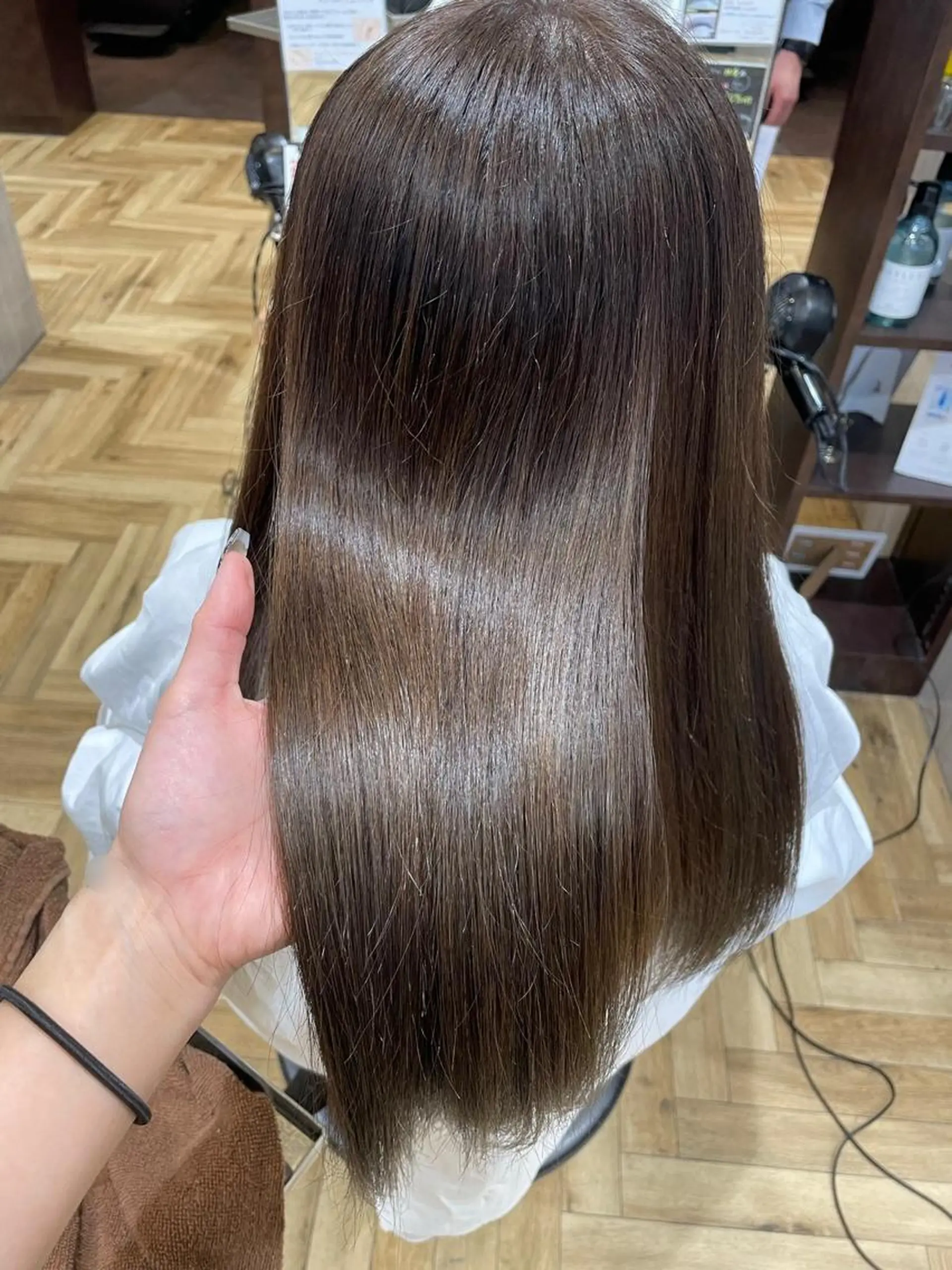 ロング トリートメント 岡村 真子のヘアスタイル