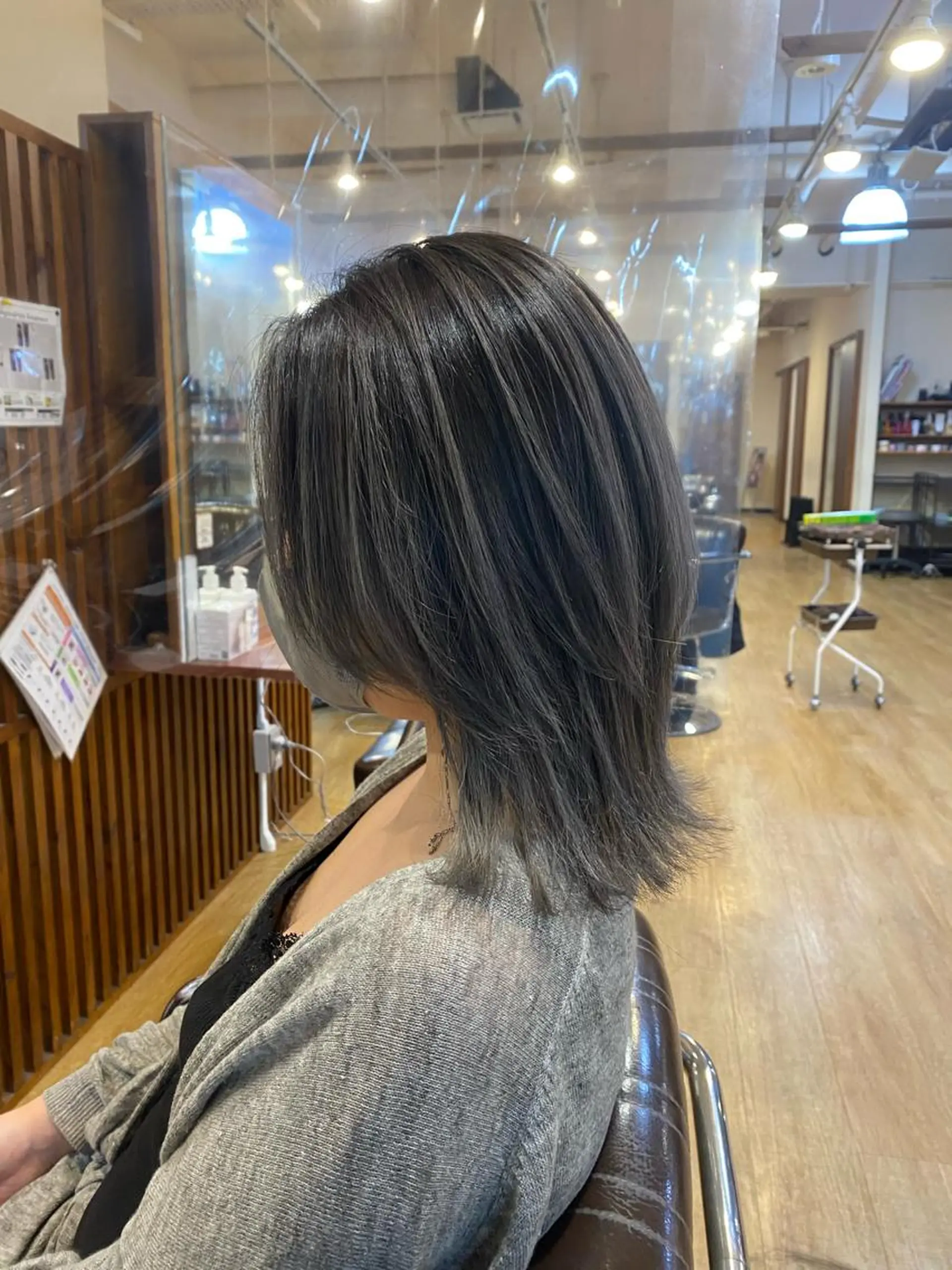 ショート カラー ヘアカラー トリートメント 女性目線でつくる ショートayakaのヘアスタイル