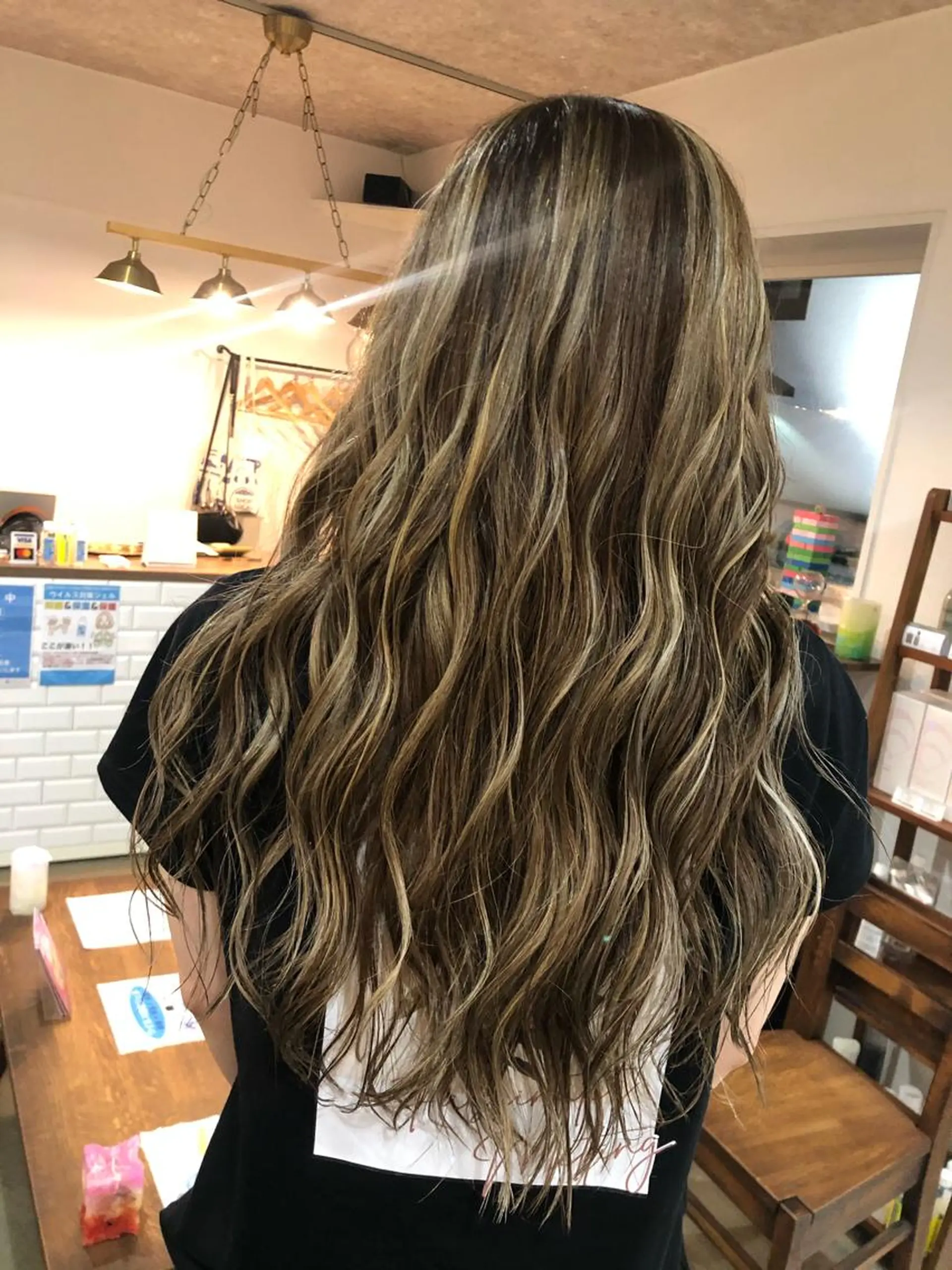 ロング カラー ハイライトカラー 3Dハイライト ハイライト ヘアカラー レイヤーカット匠 イソザキノリユキのヘアスタイル