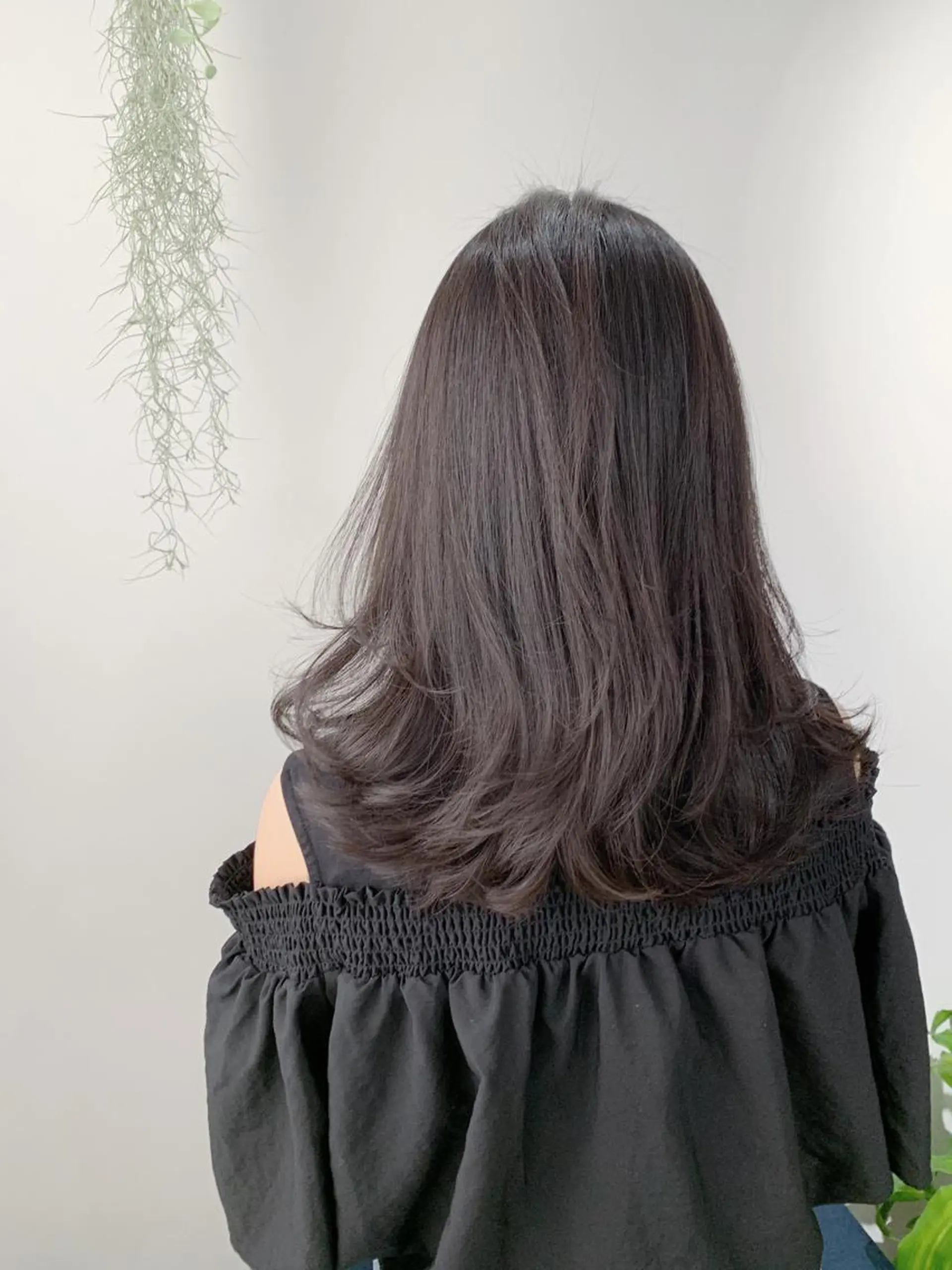 セミロング カラー ショコラグレージュ グレージュ DUMBO所属・【完全マンツー 恵比寿】佐藤 翔のヘアスタイル
