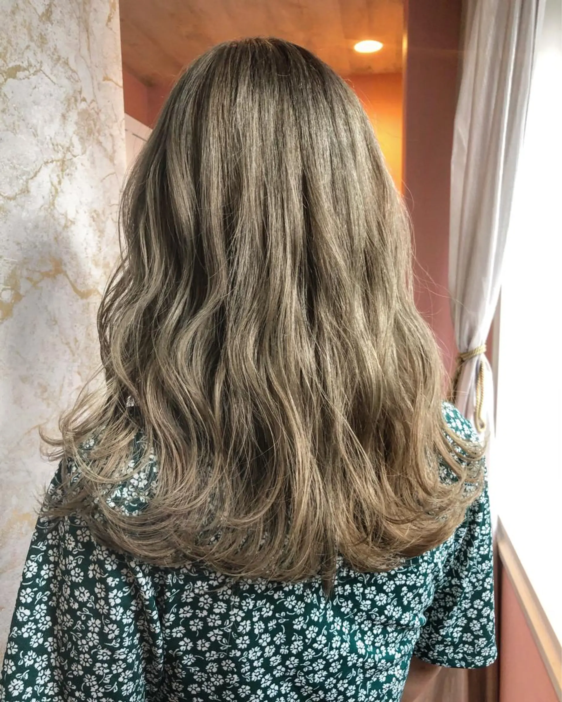 ロング REVE所属・TAKU 美容師のヘアスタイル