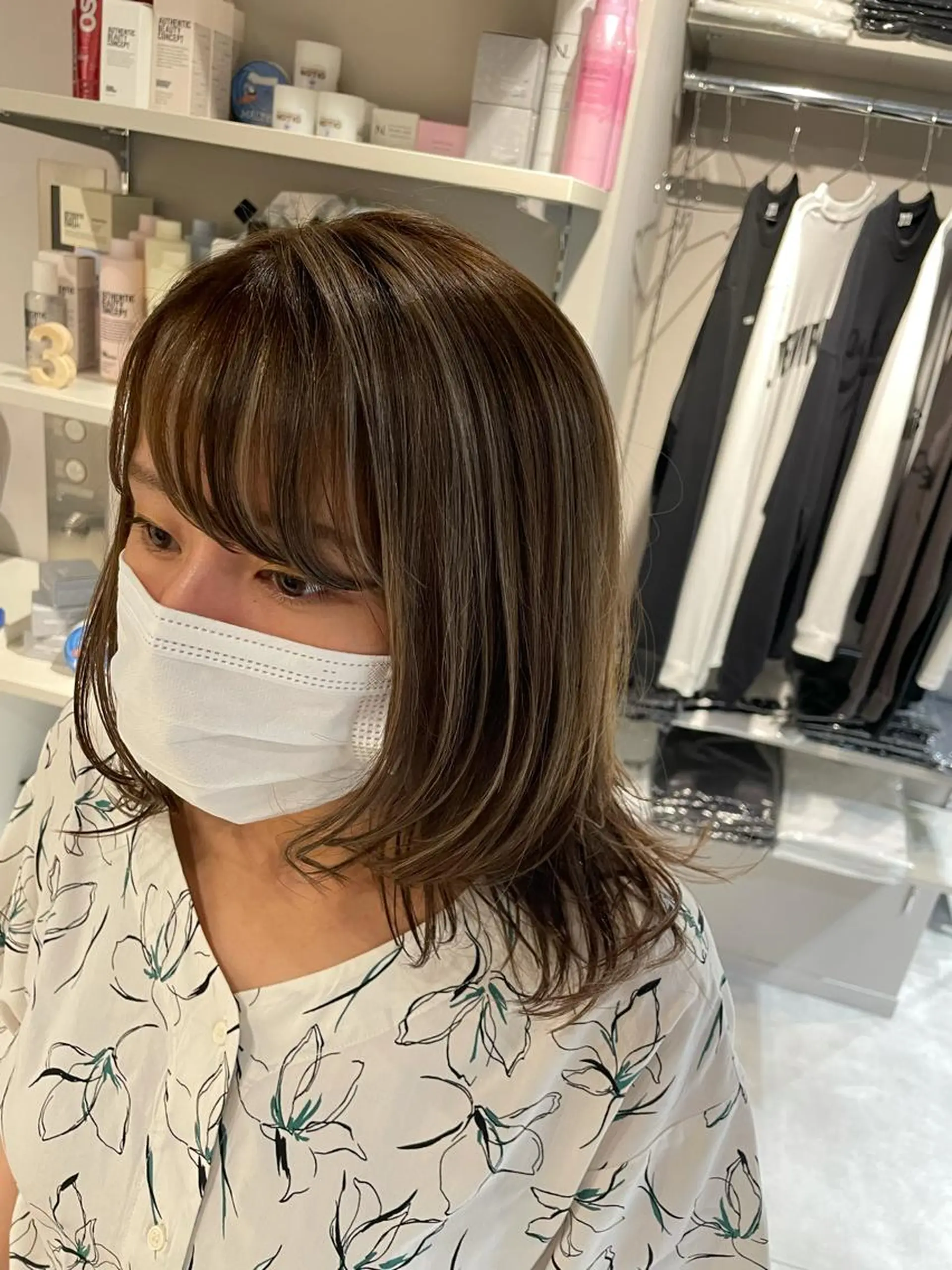 ミディアム カラー ハイライトカラー ハイライト ヘアカラー トリートメント ブリーチ👩‍🦳/ ‪✂︎MANAMIのヘアスタイル