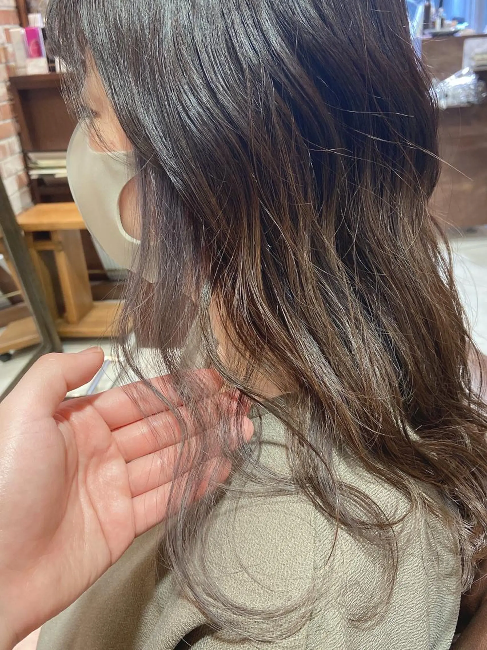 セミロング ✨ミニモ限定価格◎ ブリーチ無しカラーのヘアスタイル