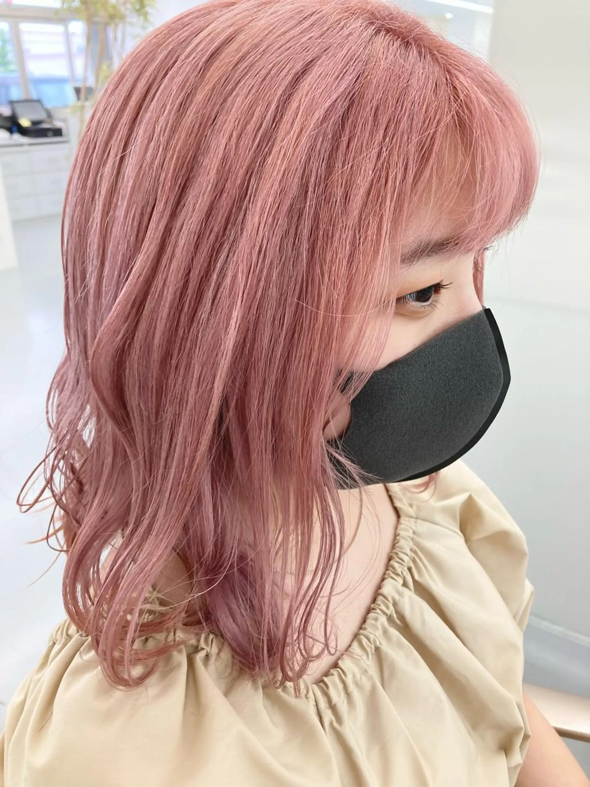 カラー ブリーチ ピンクカラー 長谷川 未來のヘアスタイル