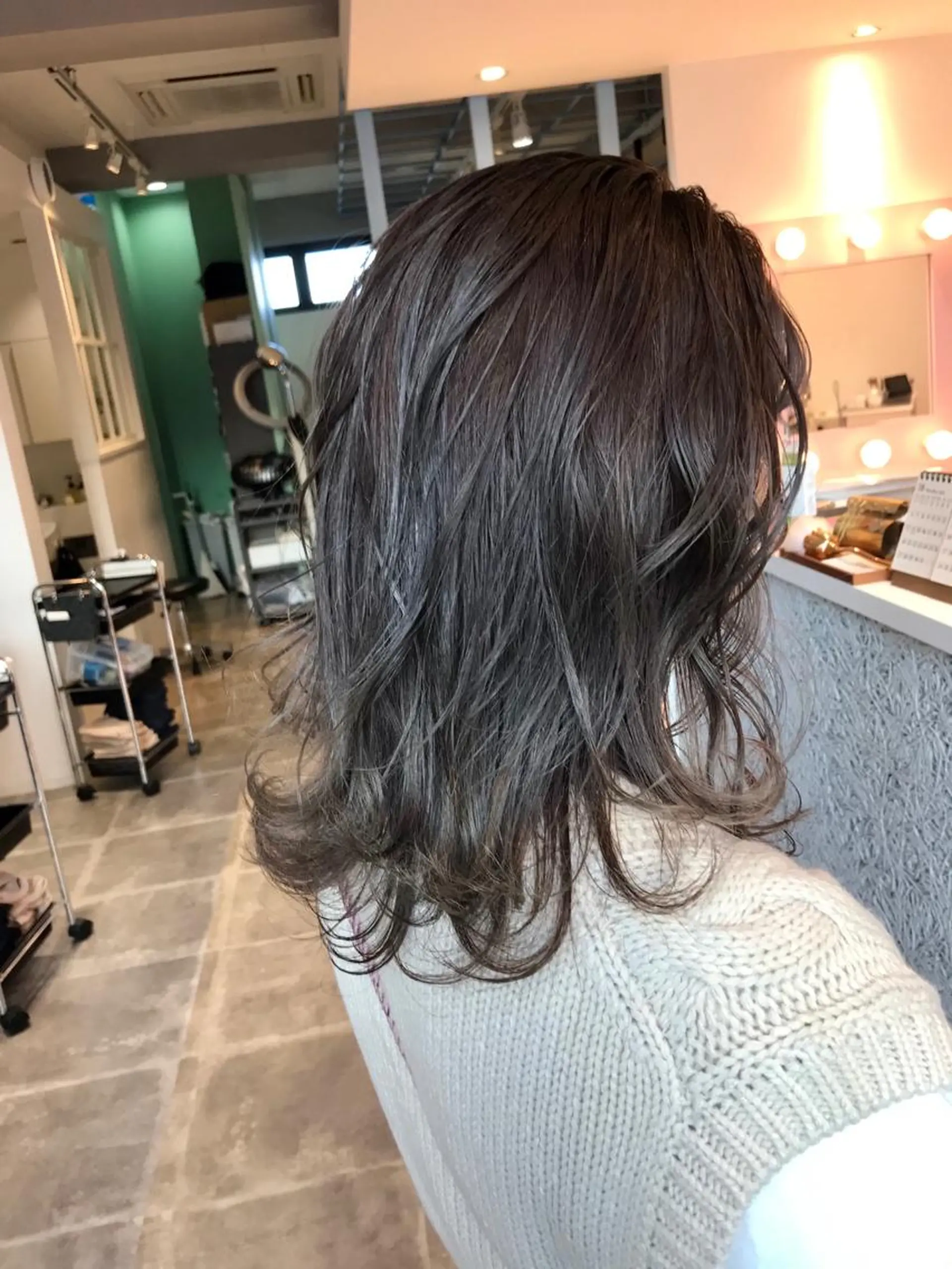 ミディアム アッシュ カット ヘアカラー トリートメント 所渉/韓国レイヤー /ウルフカットのヘアスタイル